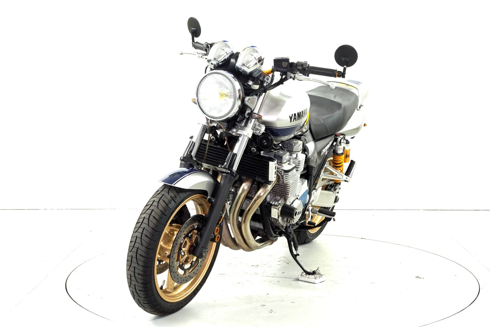 YAMAHA XJR 1300-image-2