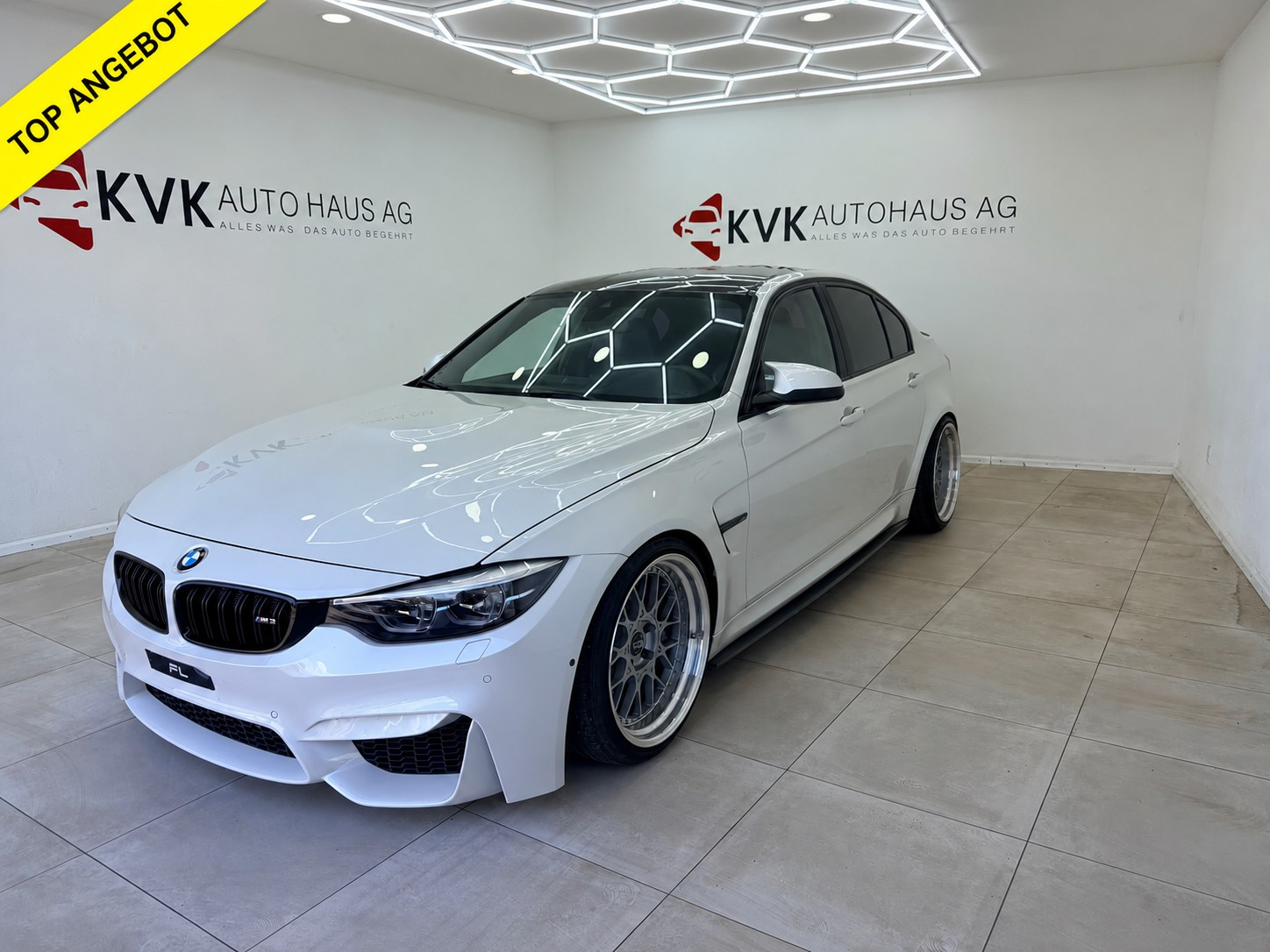 BMW M3 Drivelogic | Full Carbon | KW | Akrapovic | CH- Fahrzeug |