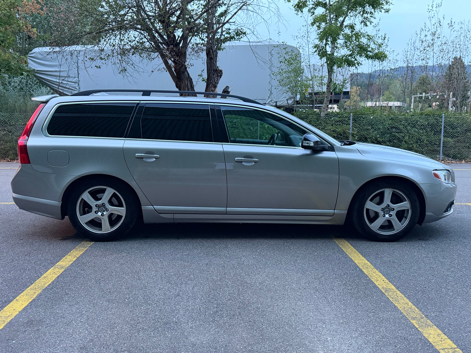 VOLVO V70 D3 Summum Geartronic-showroom-element-3