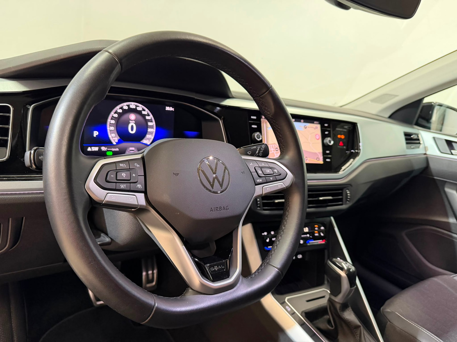 VW Golf 1.5 e TSI mHEV R-Line DSG-image-5