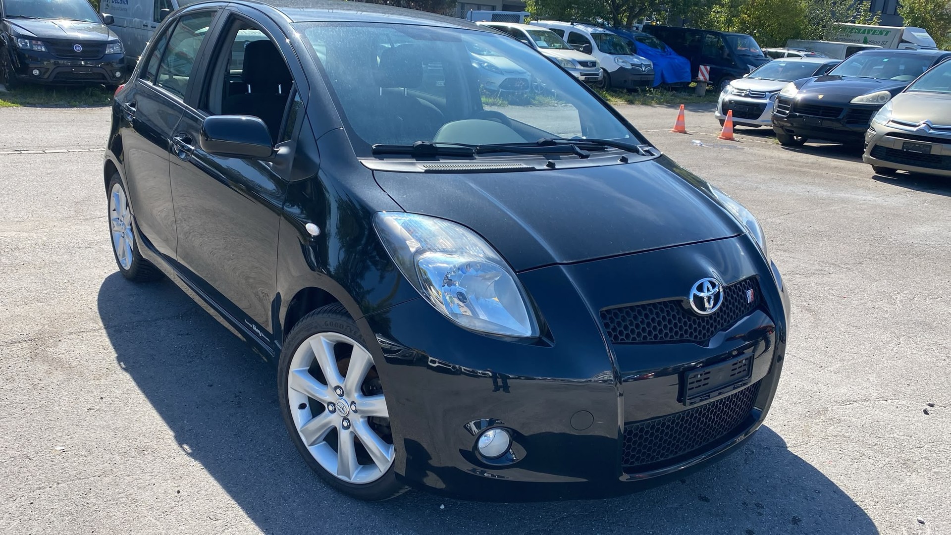TOYOTA Yaris 1.8 TS-image-1