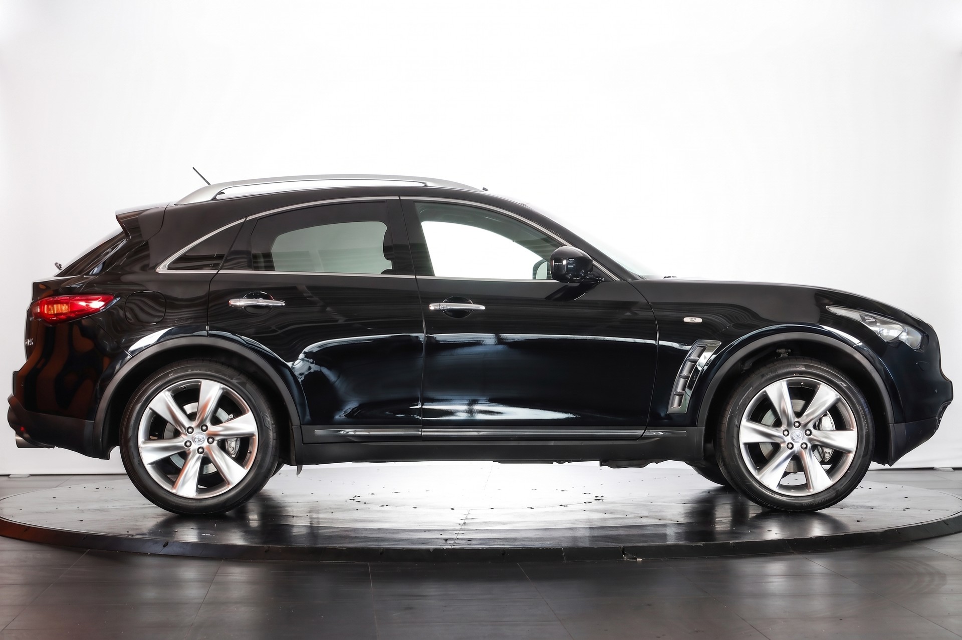 INFINITI FX50 S Premium AWD Automatic-image-4