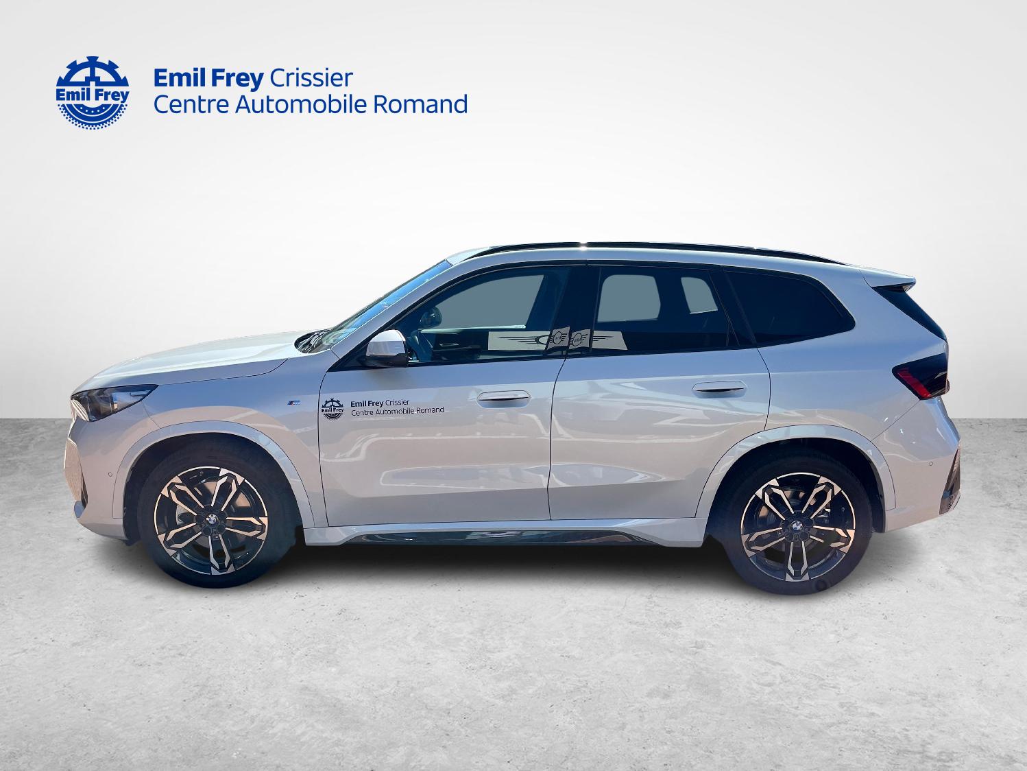 BMW X1 23i xDrive-showroom-element-1