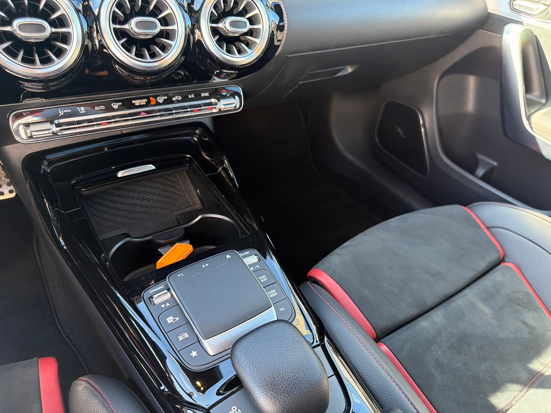 MERCEDES-BENZ A 35 AMG 4matic-image-11