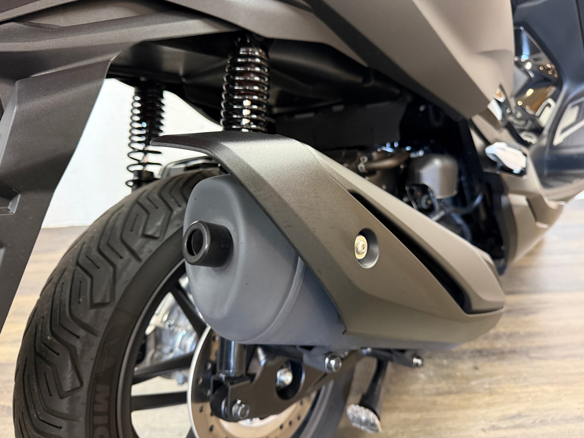 HONDA NSS 350 Smart Top Box-image-4