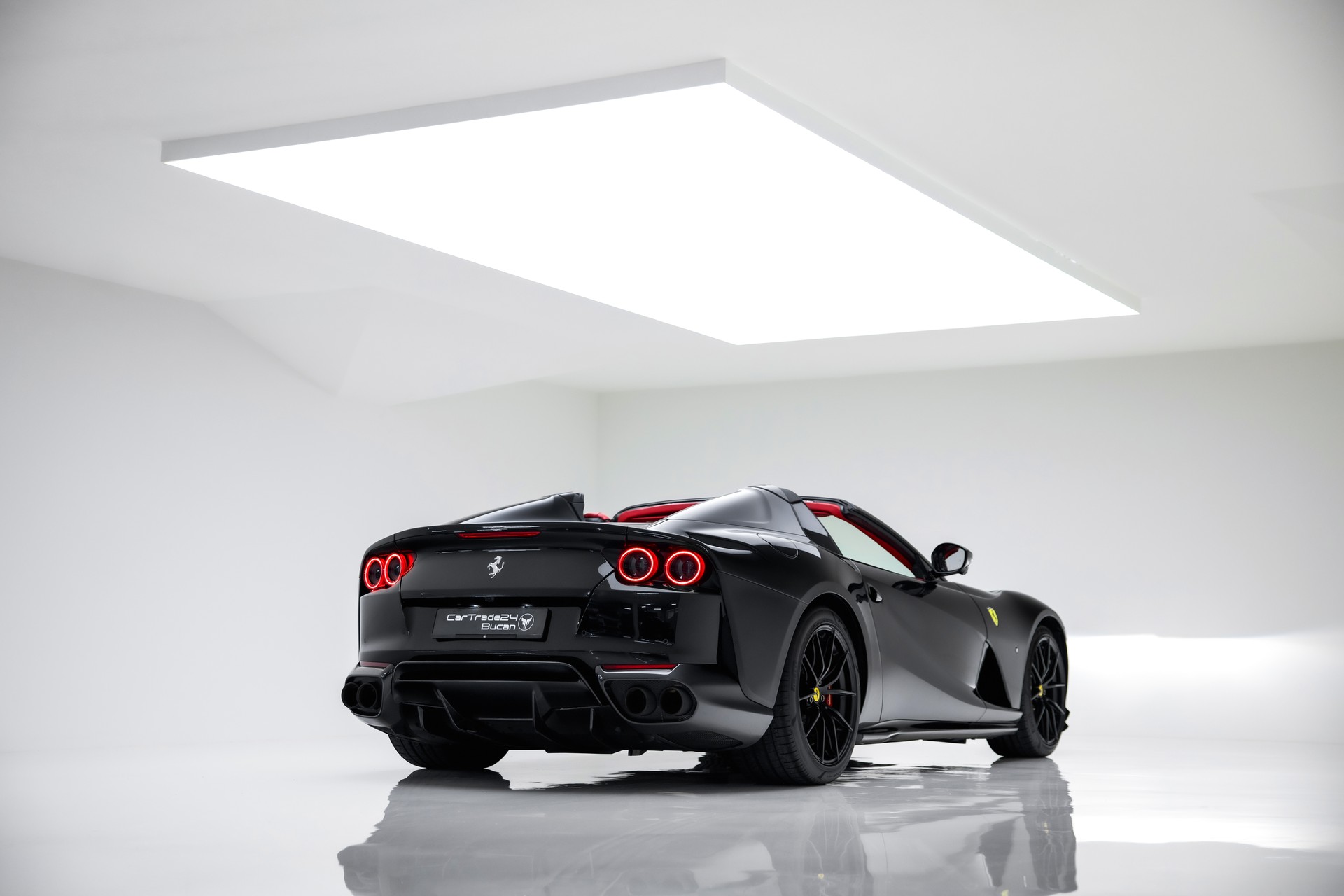 FERRARI 812 GTS-showroom-element-3