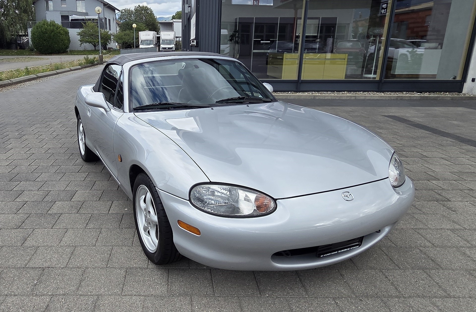 MAZDA MX-5 1.8i-16 Youngster-showroom-element-1