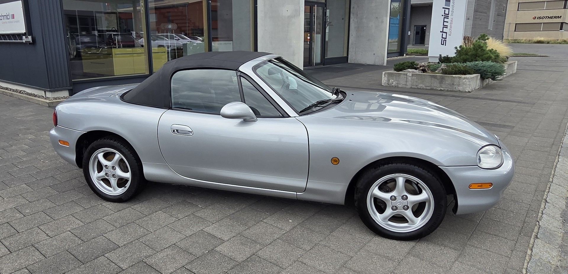MAZDA MX-5 1.8i-16 Youngster-showroom-element-2