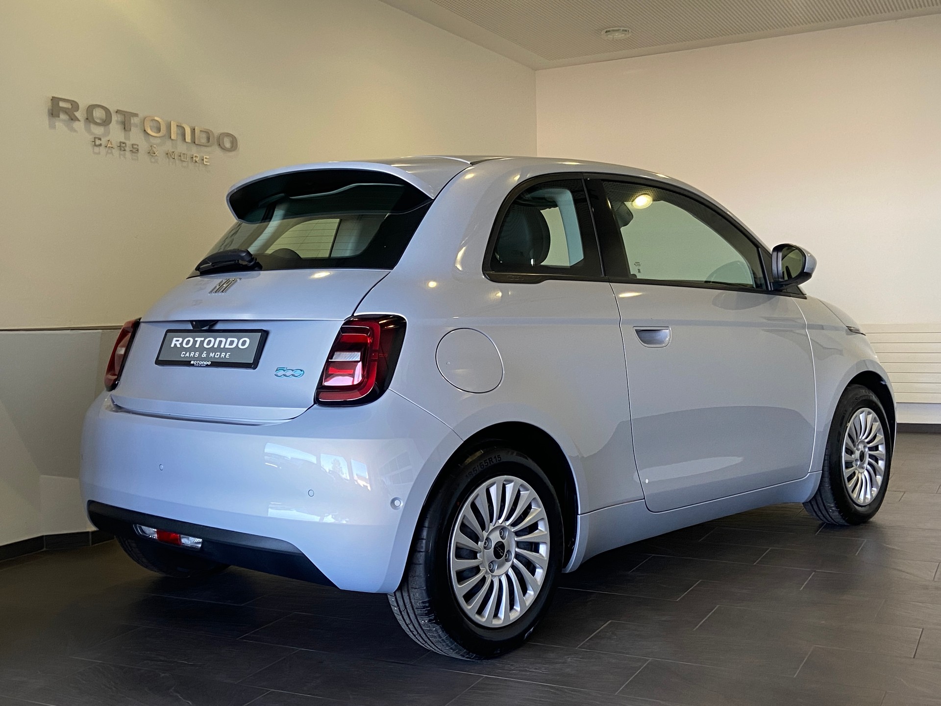 FIAT 500 electric 118PS Vita-showroom-element-1