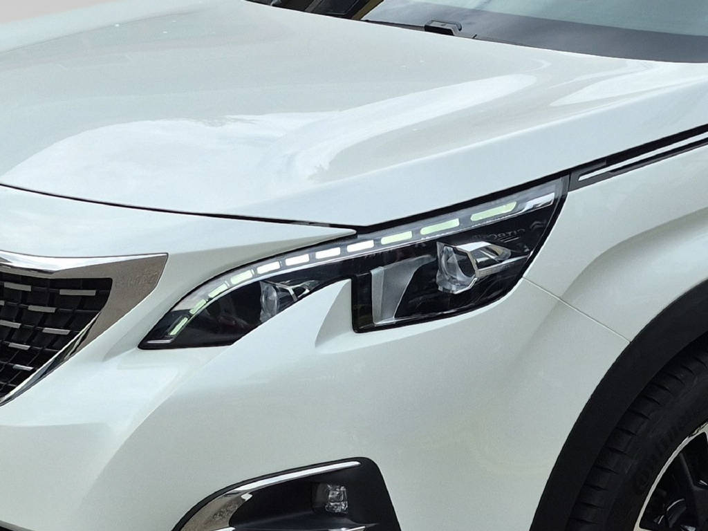 PEUGEOT 3008 1.2 PureTech Allure EAT8-showroom-element-2