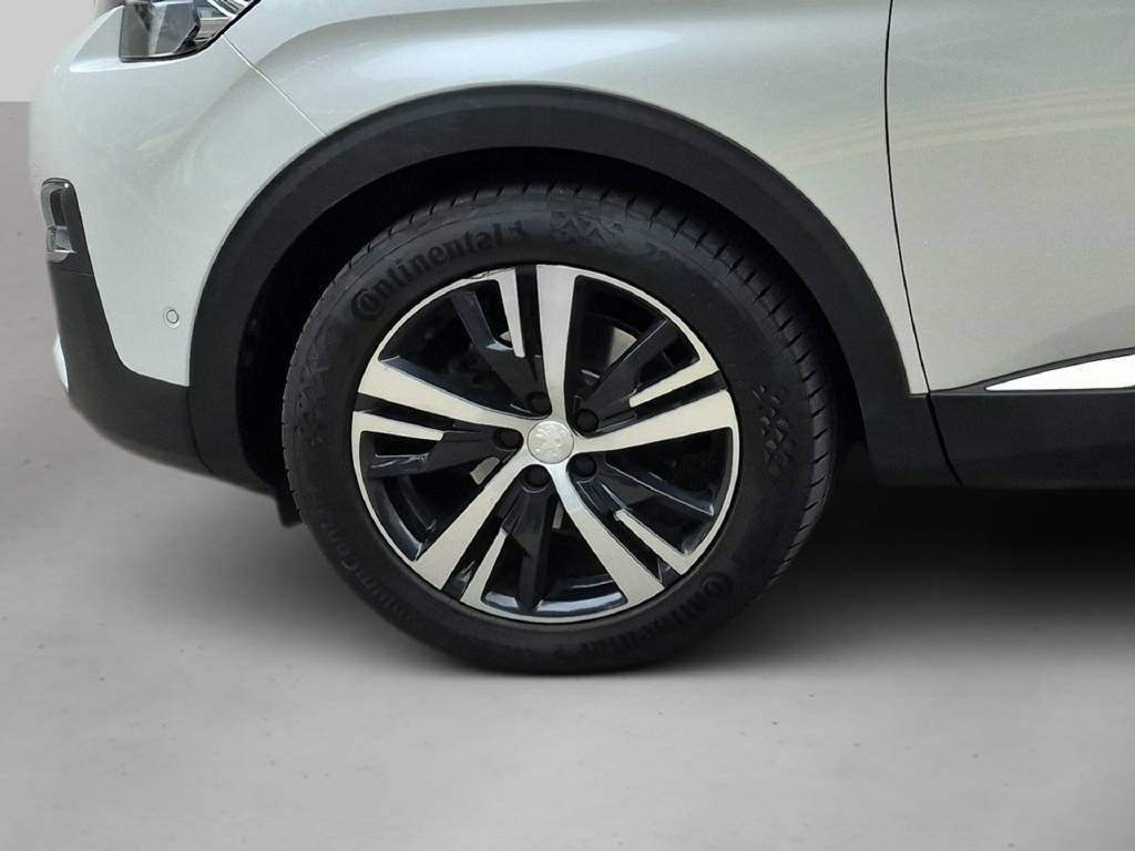 PEUGEOT 3008 1.2 PureTech Allure EAT8-image-5