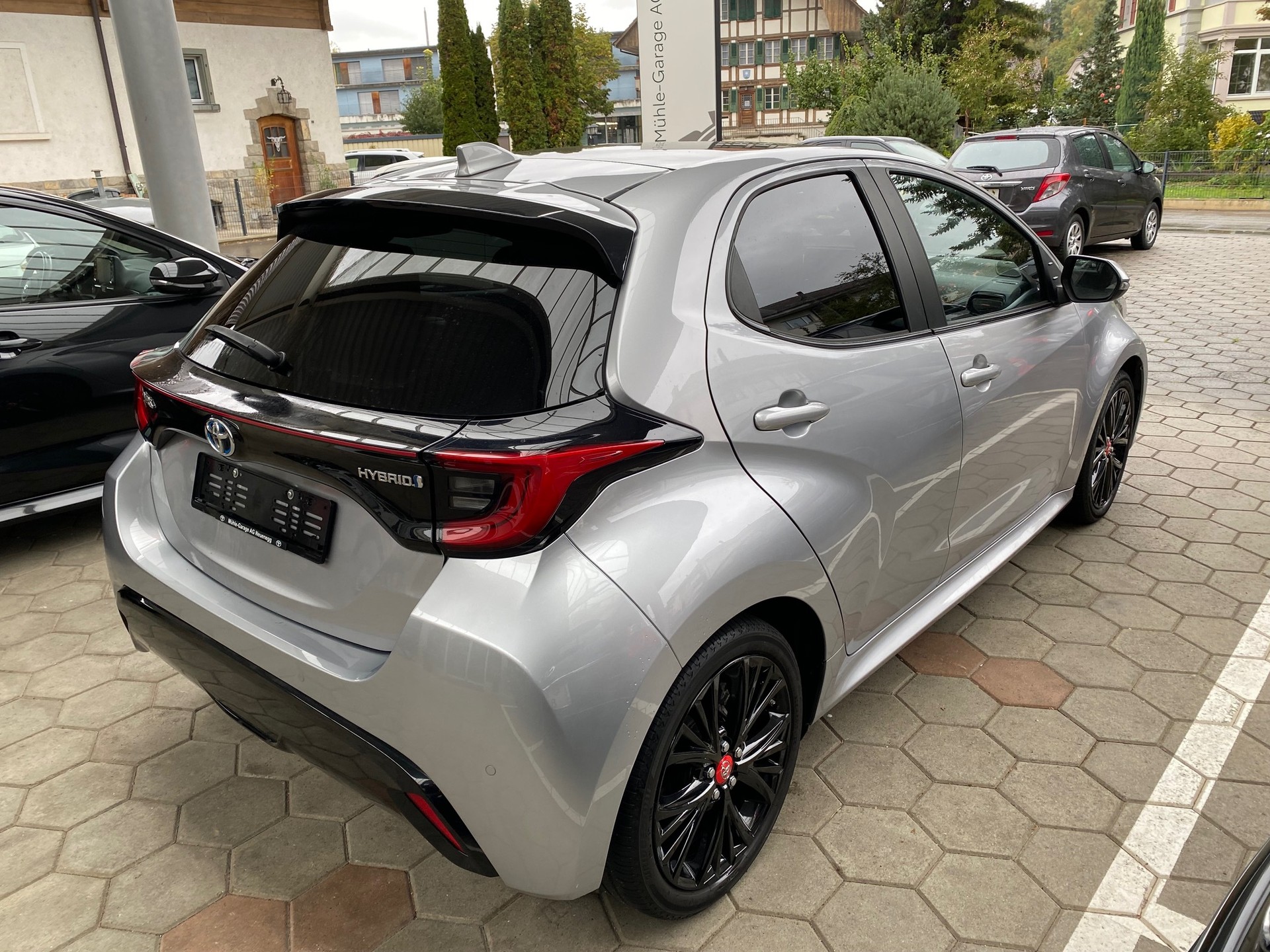 TOYOTA Yaris 1.5 Pop e-CVT-showroom-element-3