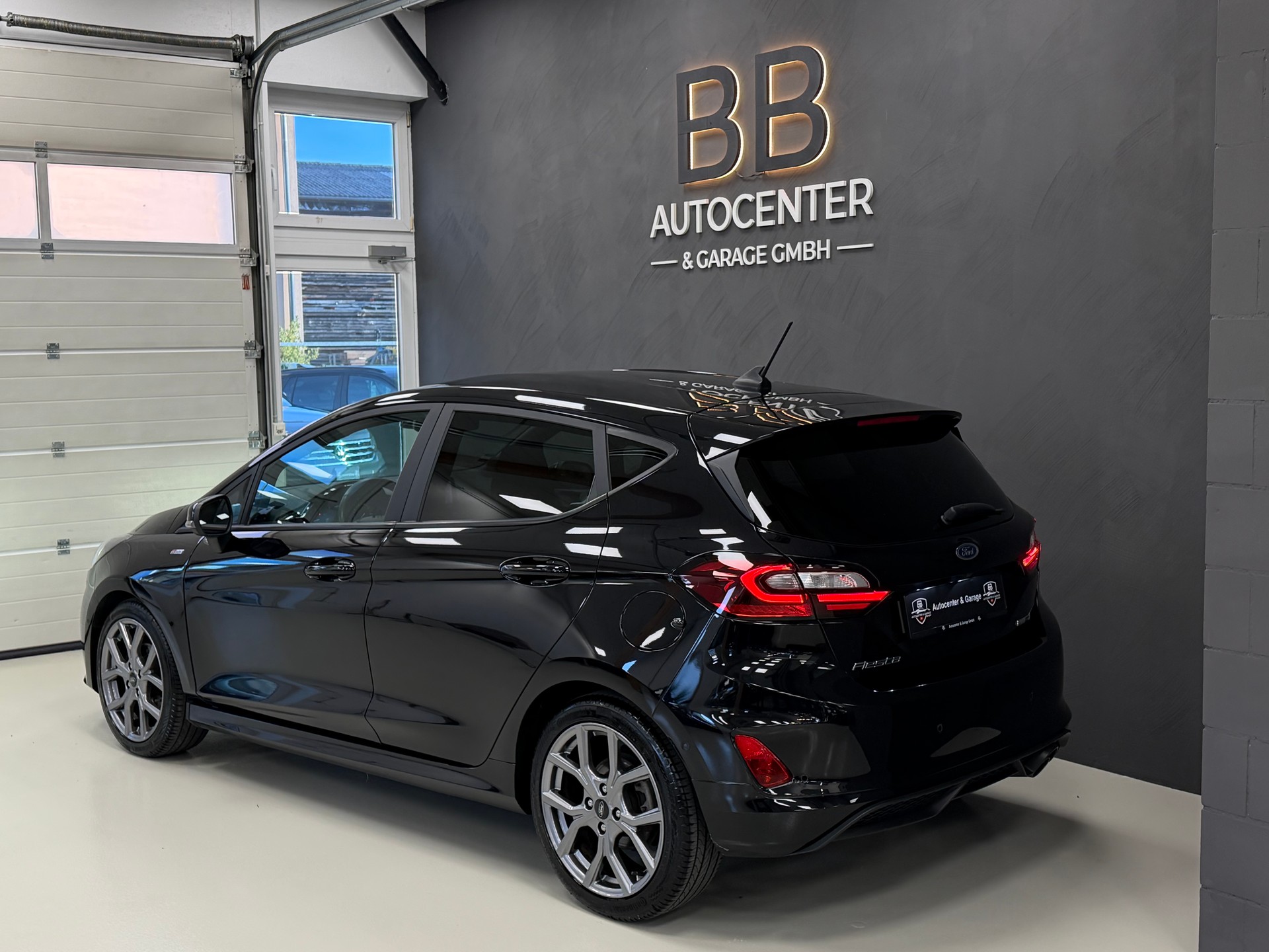 FORD Fiesta 1.0 SCTi MHEV ST Line X Automat-image-5