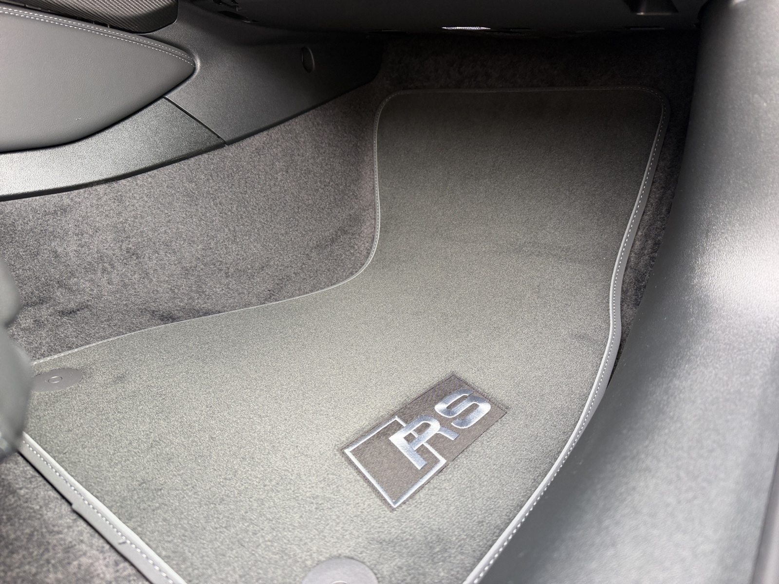 AUDI RS 5 Avant TFSI 470 kW Tiptronic quattro-image-15