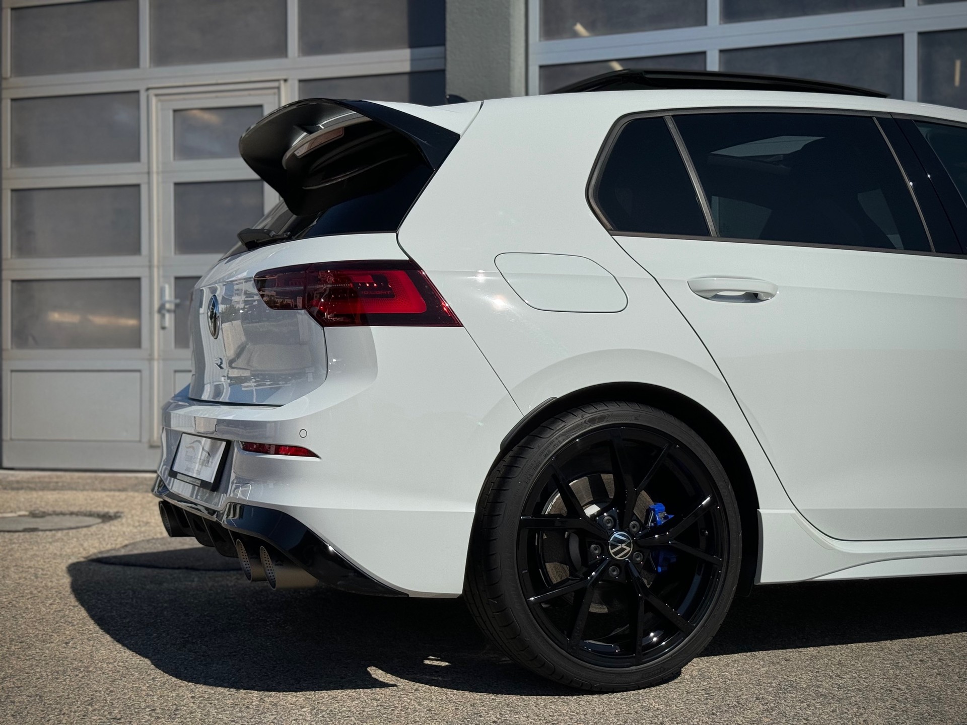 VW Golf 2.0 TSI R Performance DSG 4Motion Akrapovic-image-6