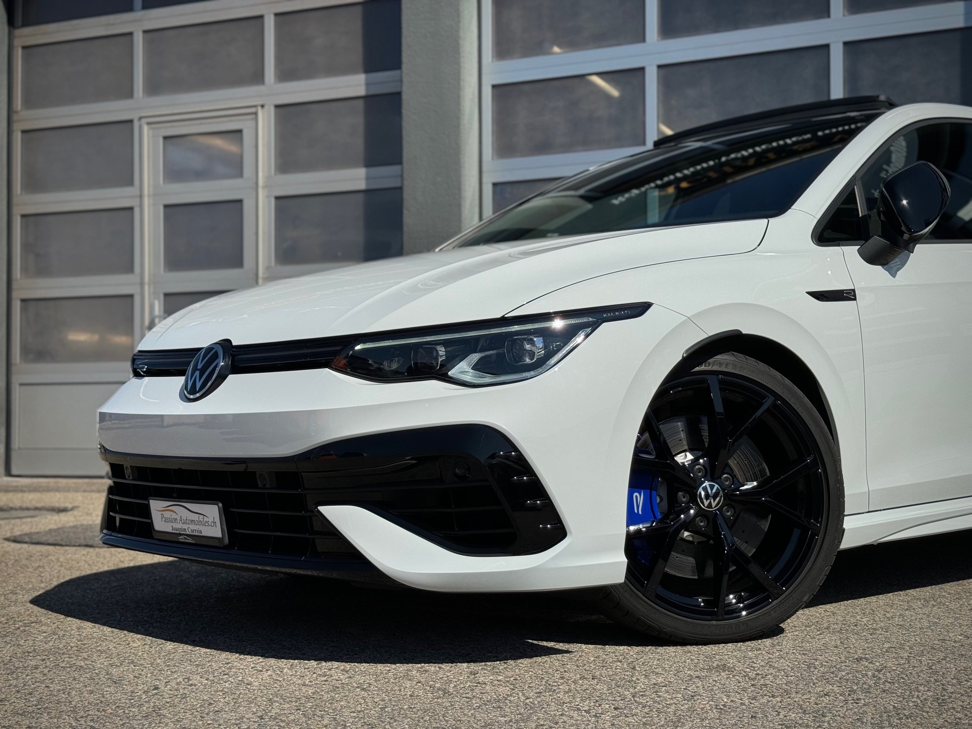 VW Golf 2.0 TSI R Performance DSG 4Motion Akrapovic-image-2
