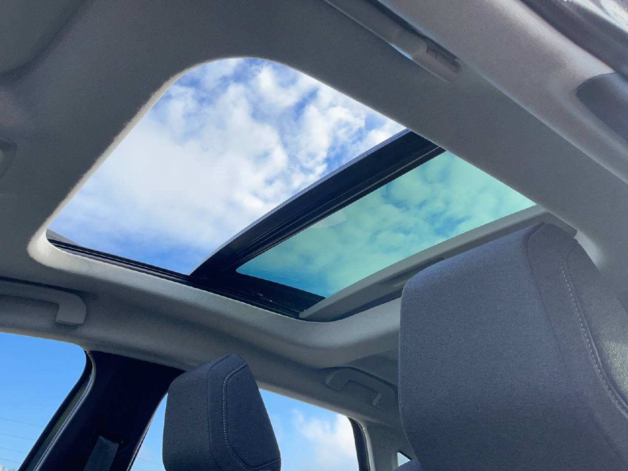 CITROEN C4 X Electric Shine-image-13