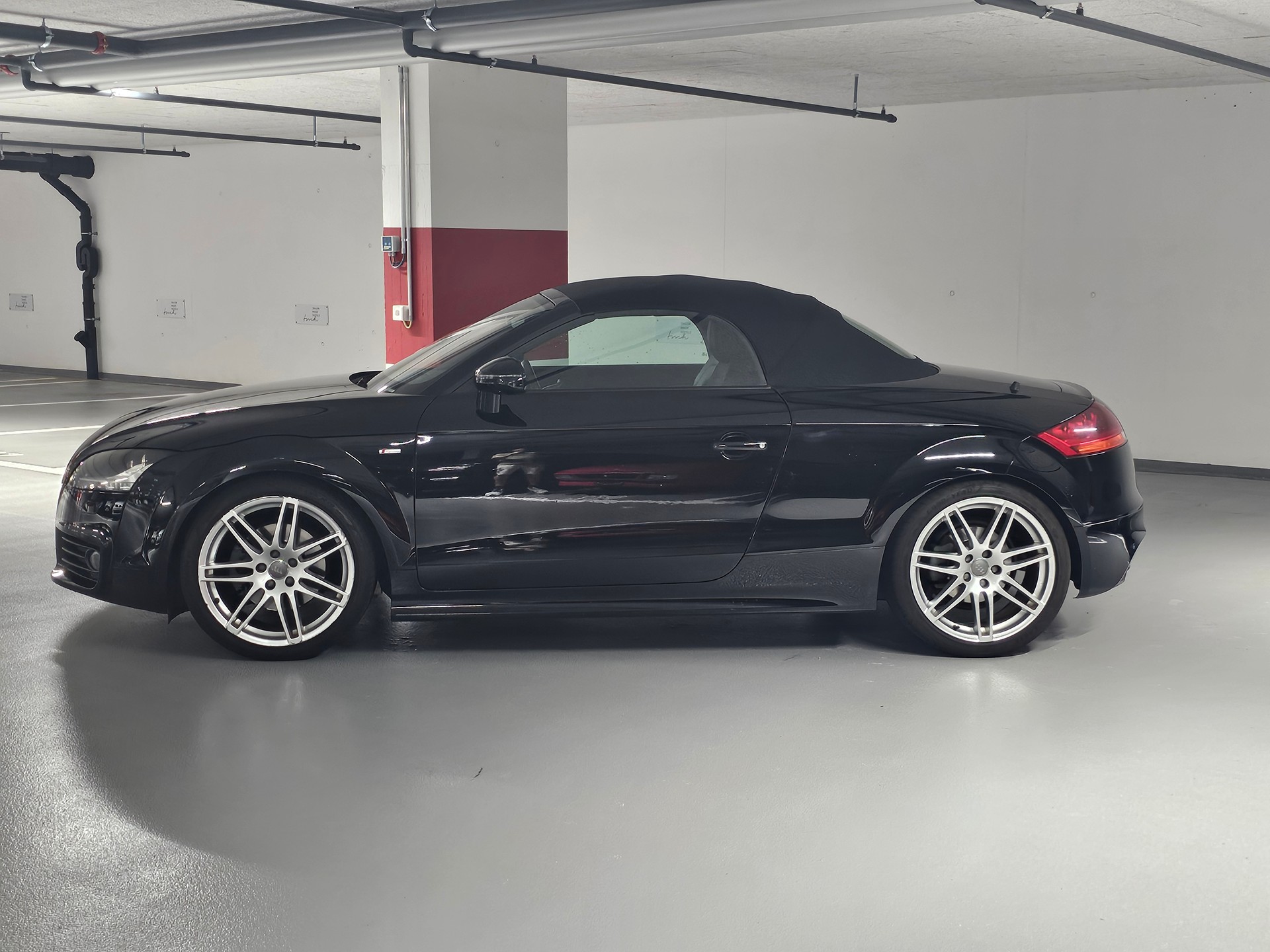 AUDI TT Roadster 2.0 TFSI-showroom-element-2