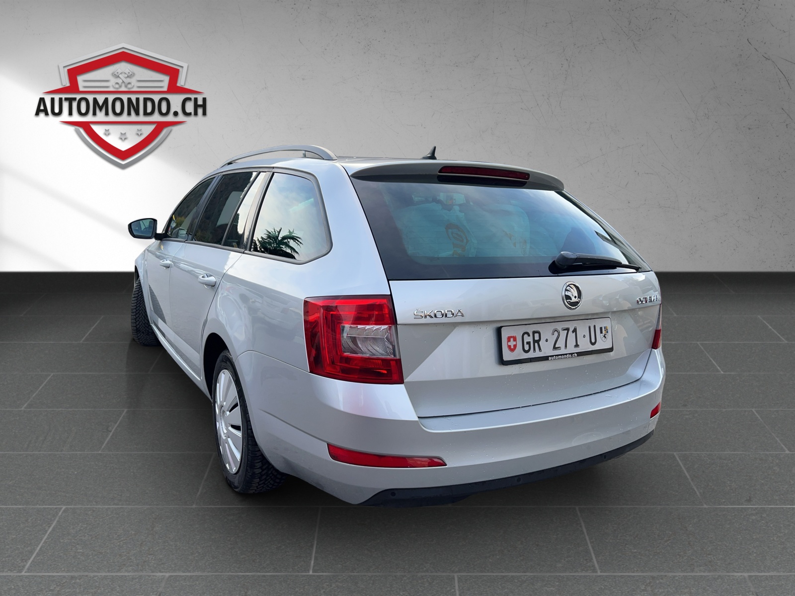SKODA Octavia Combi 1.6 TDI Active DSG-image-3