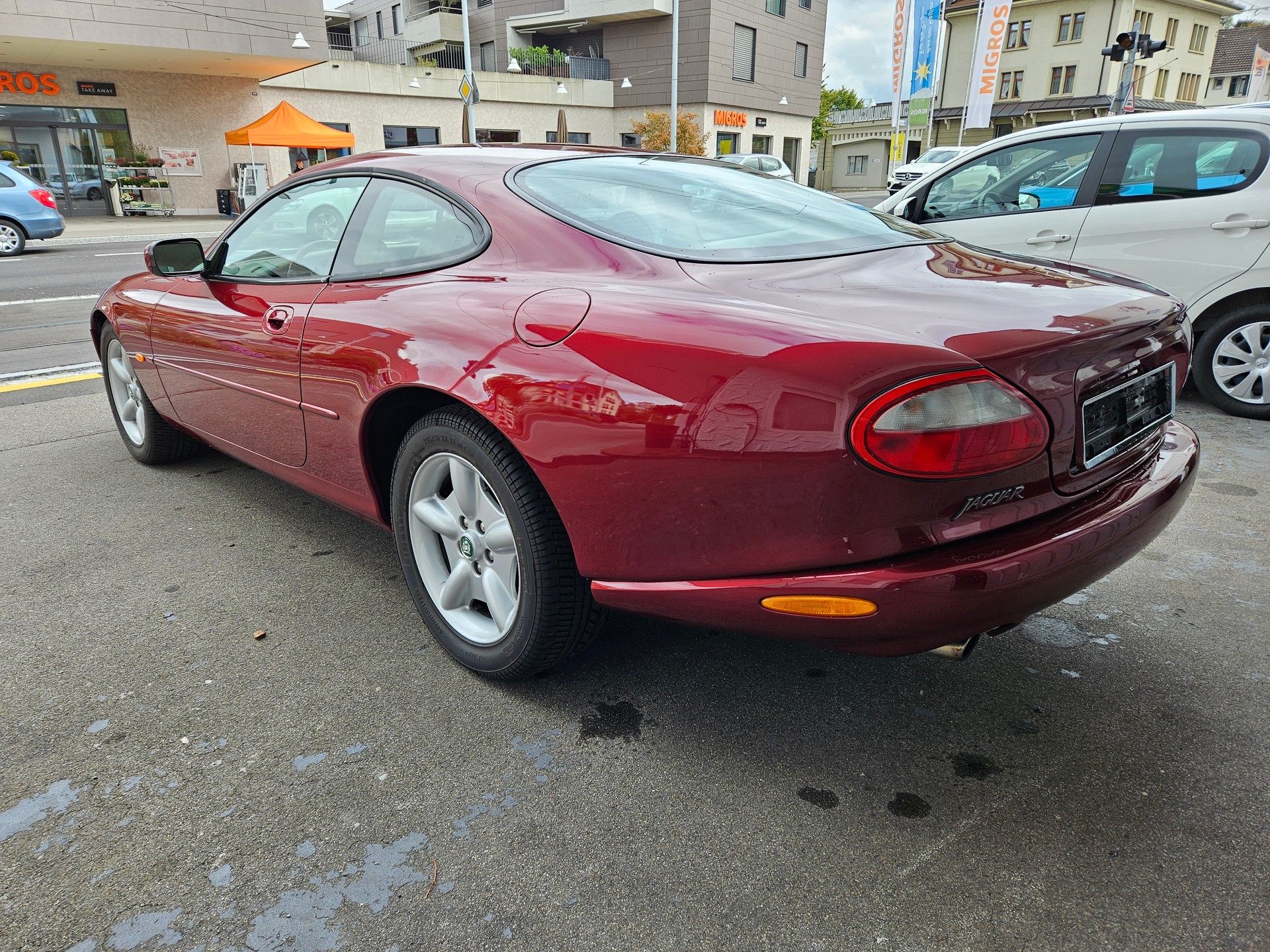 JAGUAR XK8-image-2