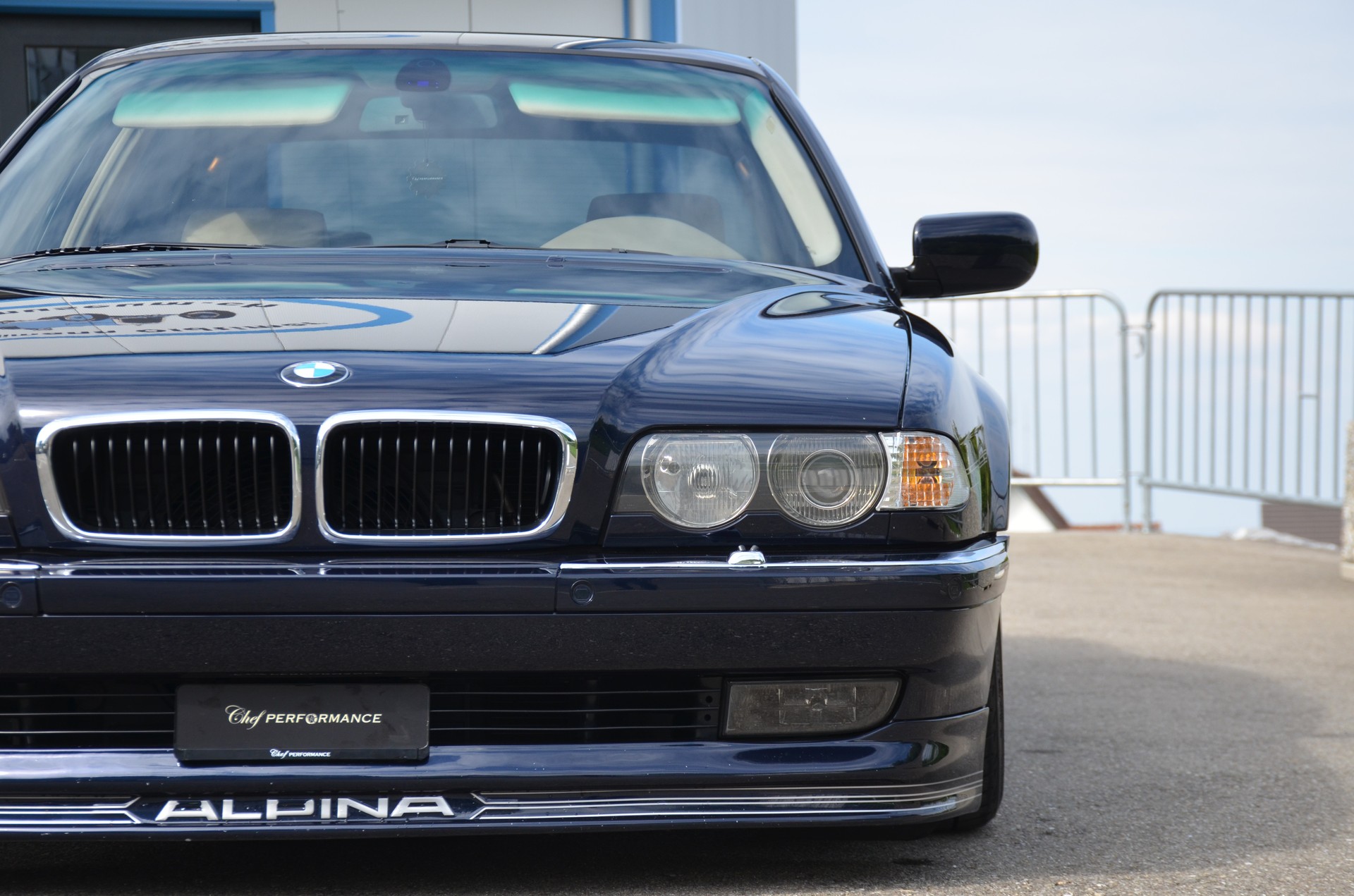 BMW 735i