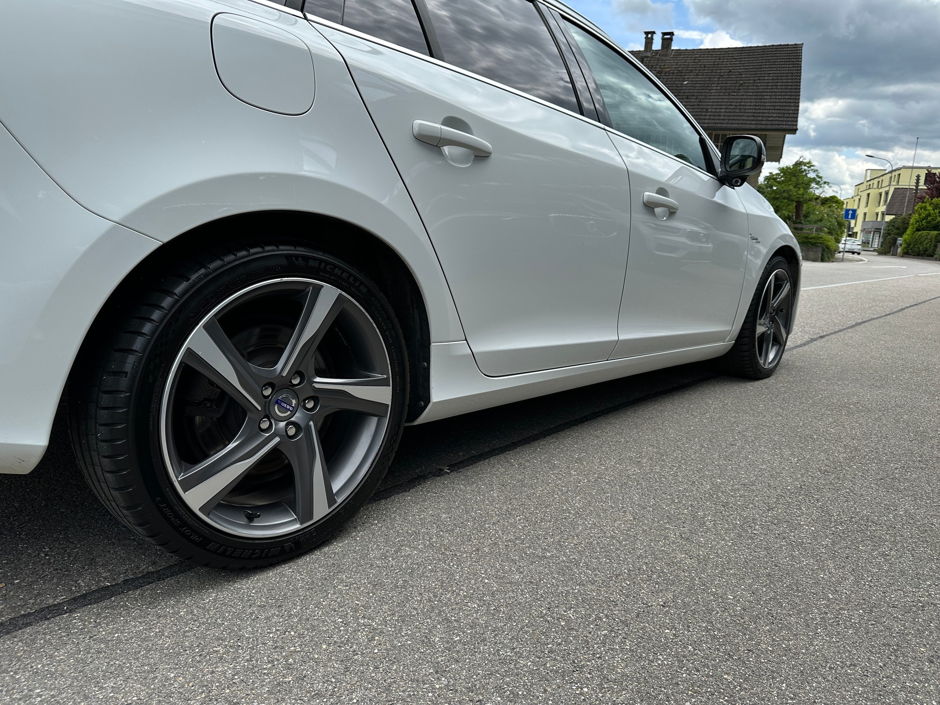 VOLVO V60 D3 R-Design-image-17