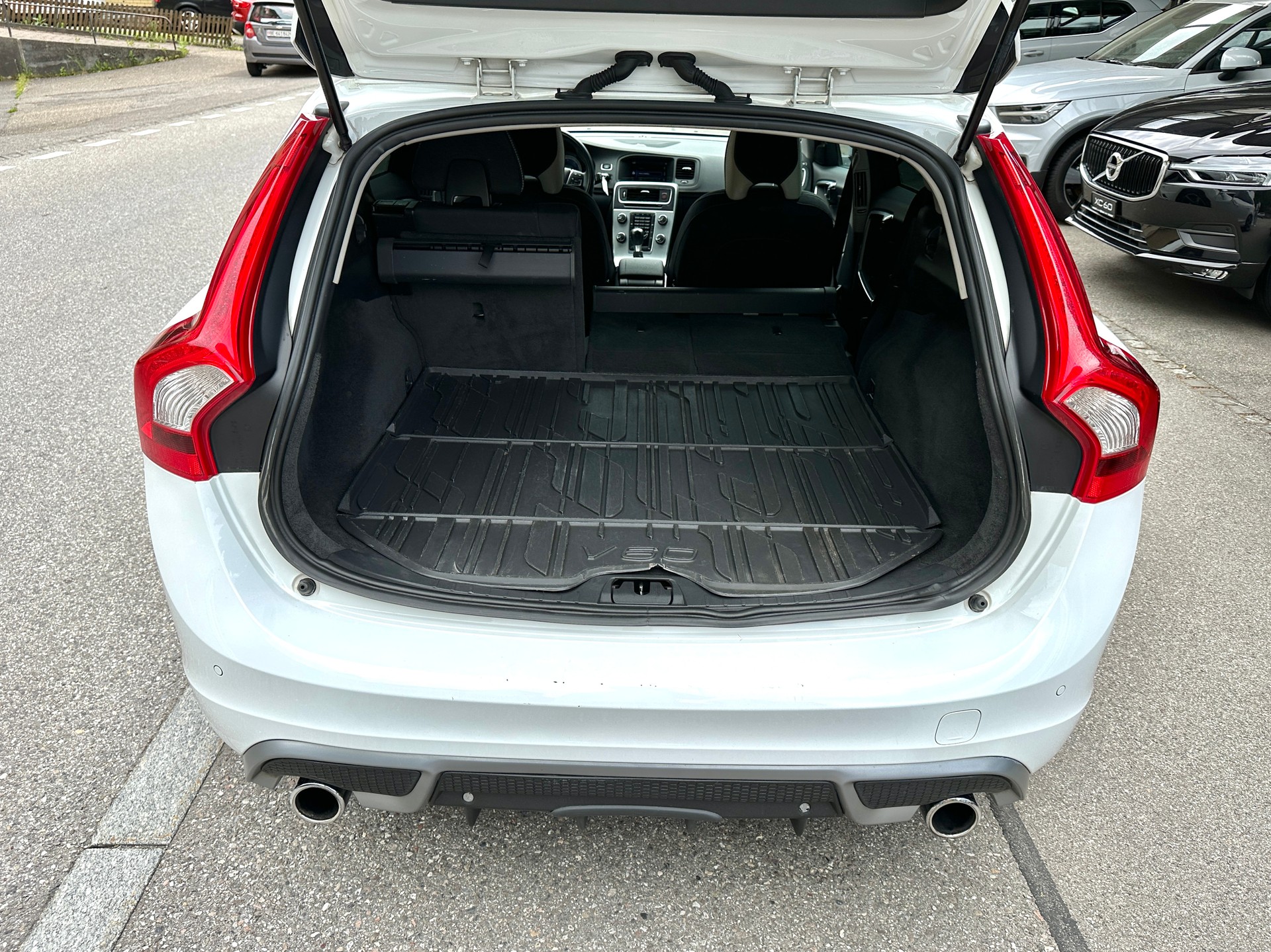 VOLVO V60 D3 R-Design-image-15