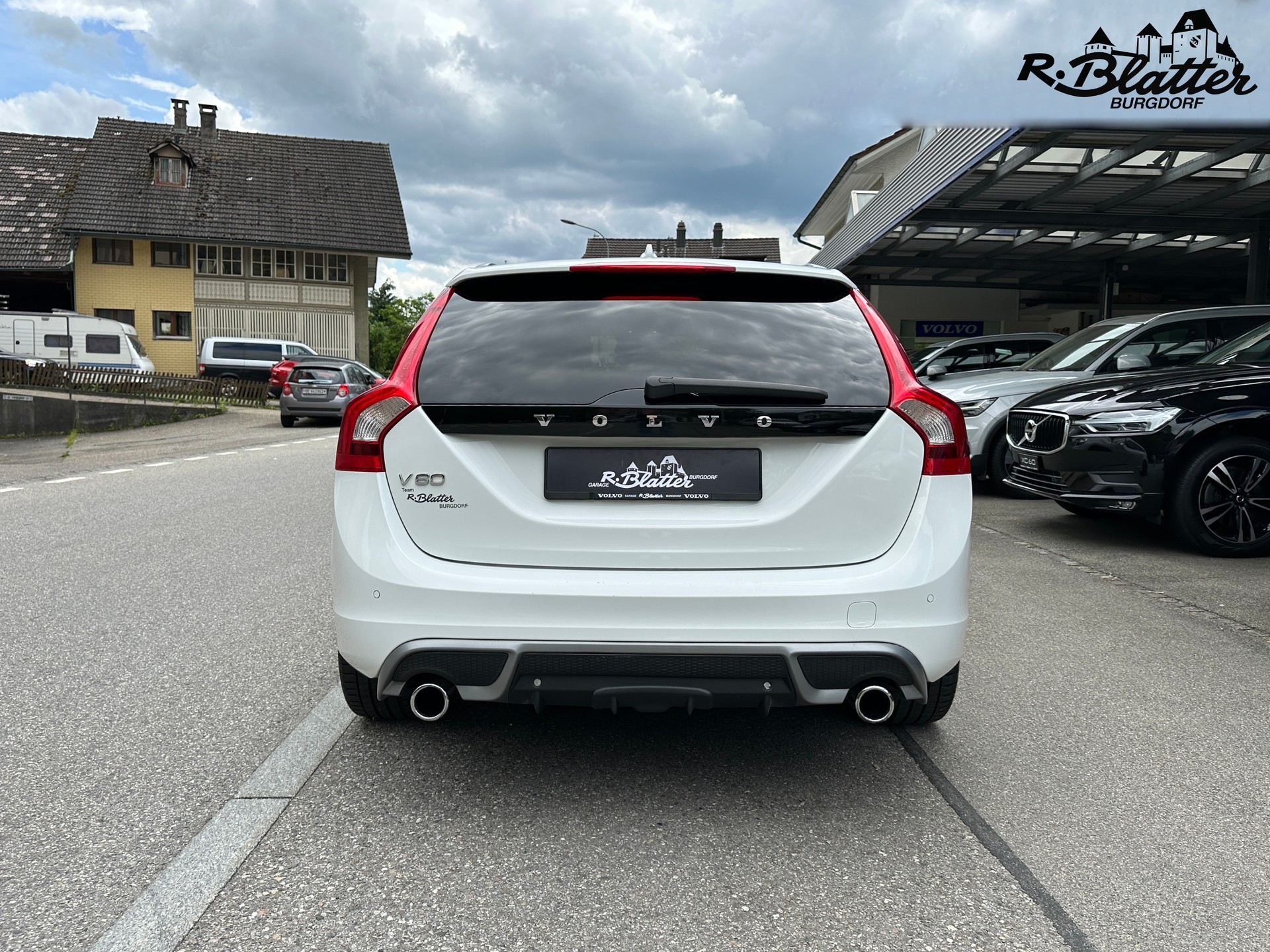 VOLVO V60 D3 R-Design-image-4
