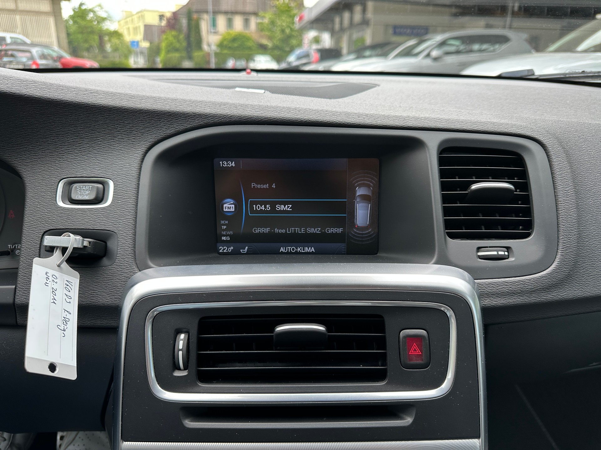 VOLVO V60 D3 R-Design-image-8