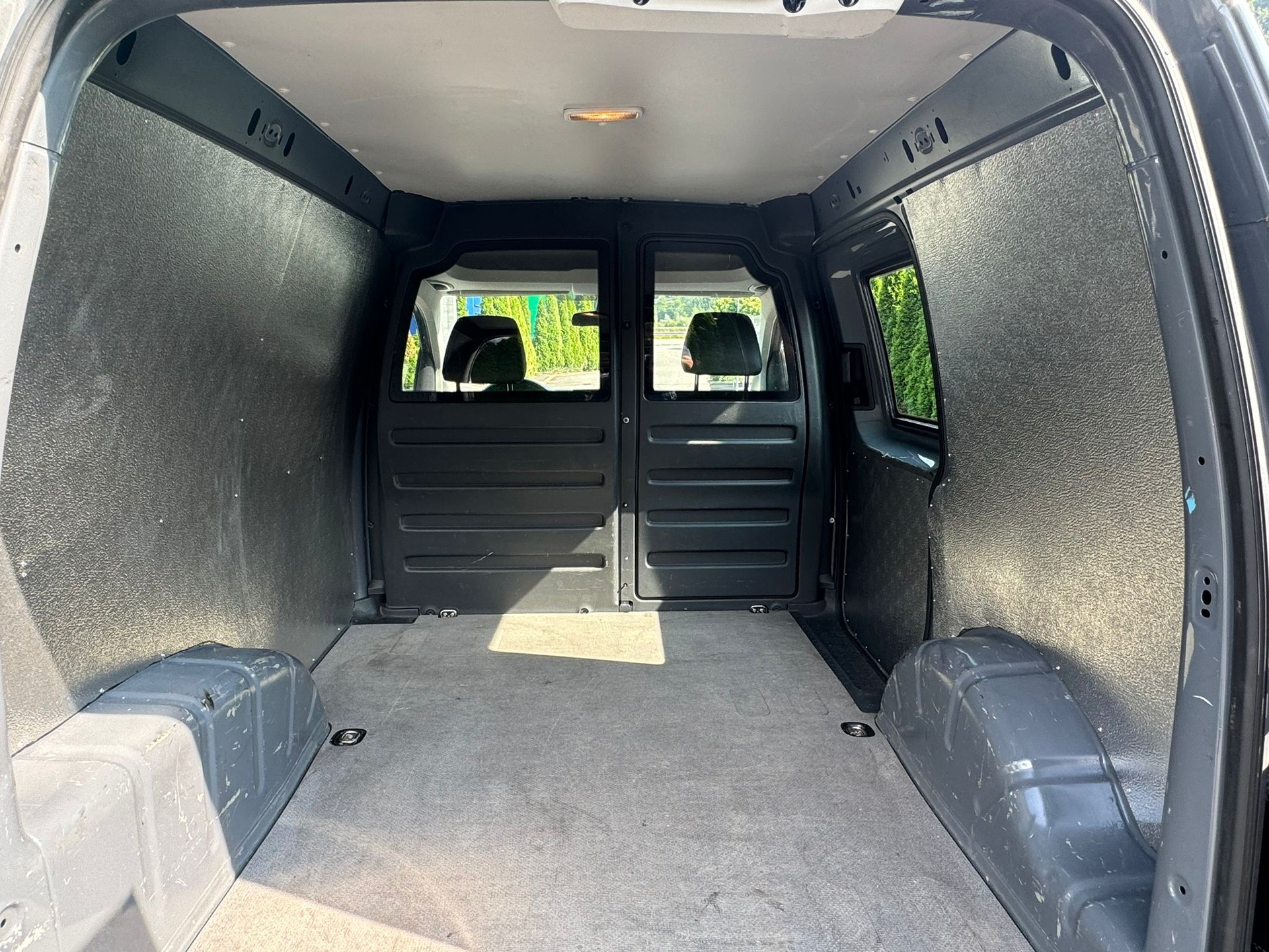 VW Caddy 2.0TDI BlueMotion Technology DSG-image-10