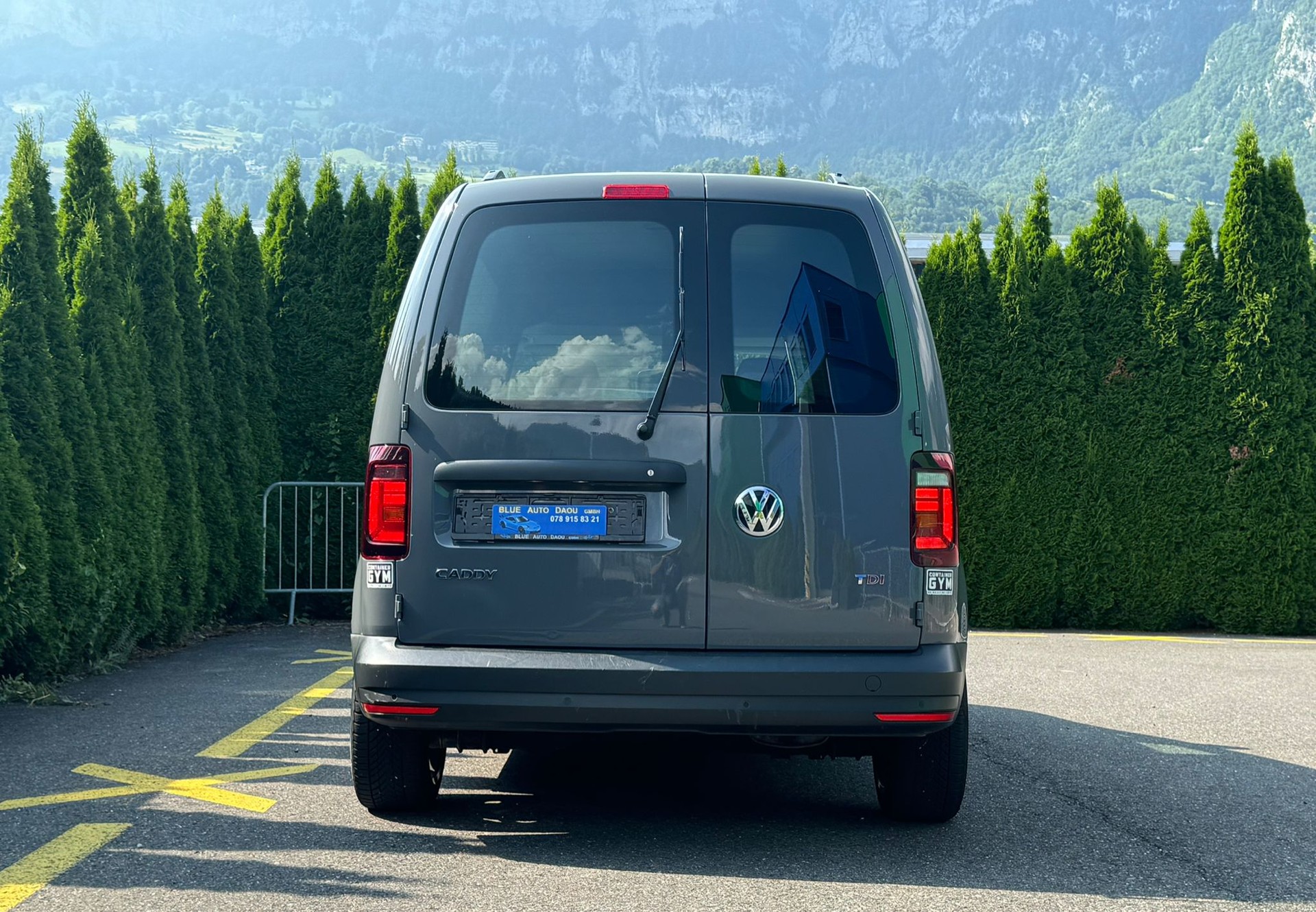 VW Caddy 2.0TDI BlueMotion Technology DSG-image-8