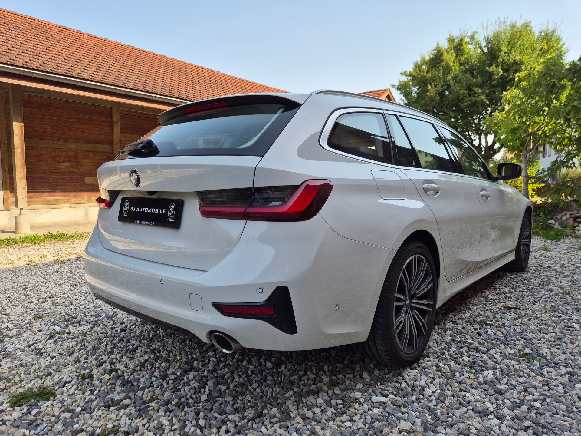 BMW 320d xDrive 48V Touring Sport Line Steptronic-image-4