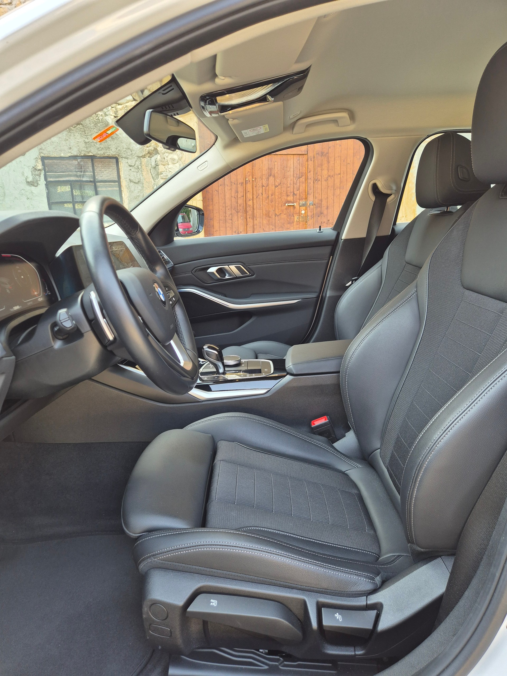 BMW 320d xDrive 48V Touring Sport Line Steptronic-image-8