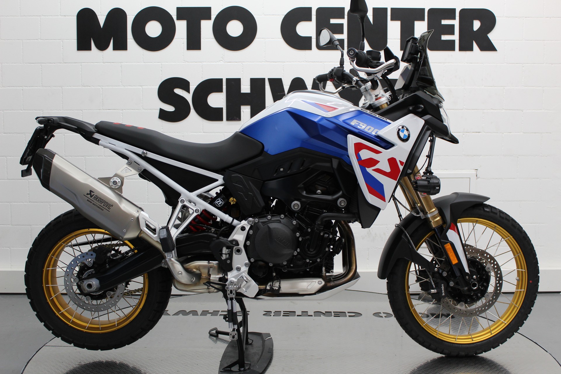 BMW F 900 GS-image-0