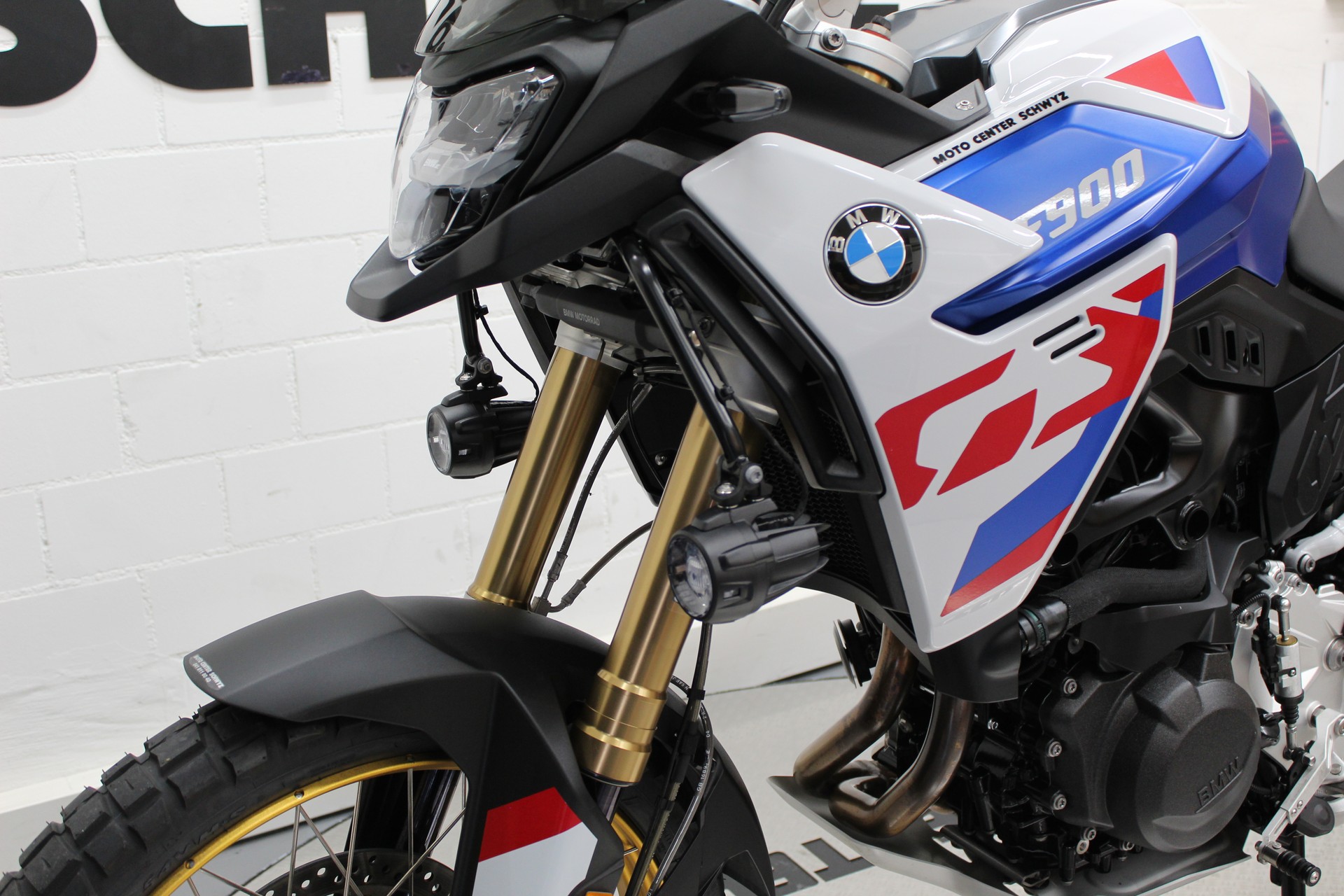 BMW F 900 GS-image-6