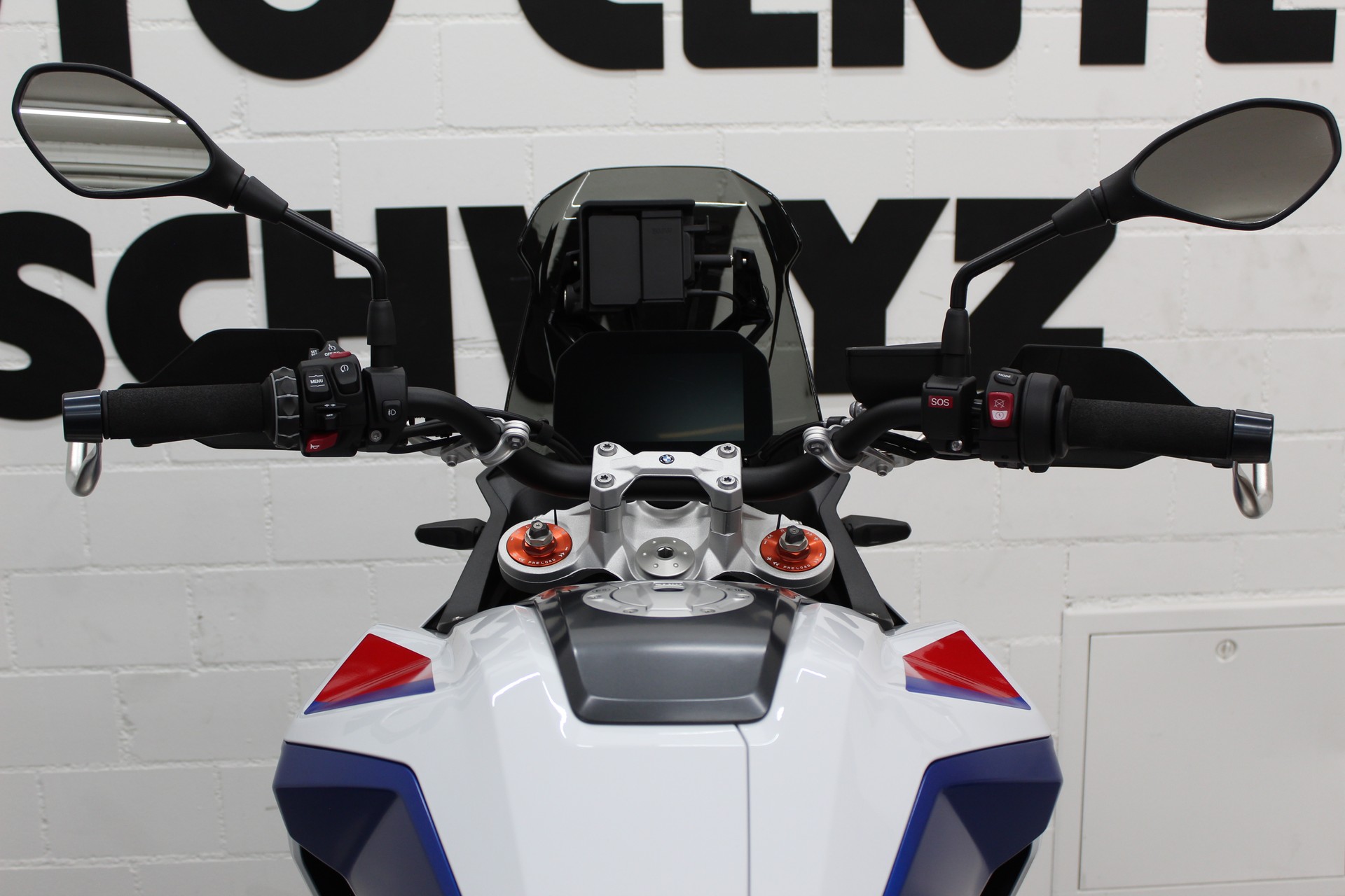 BMW F 900 GS-image-9