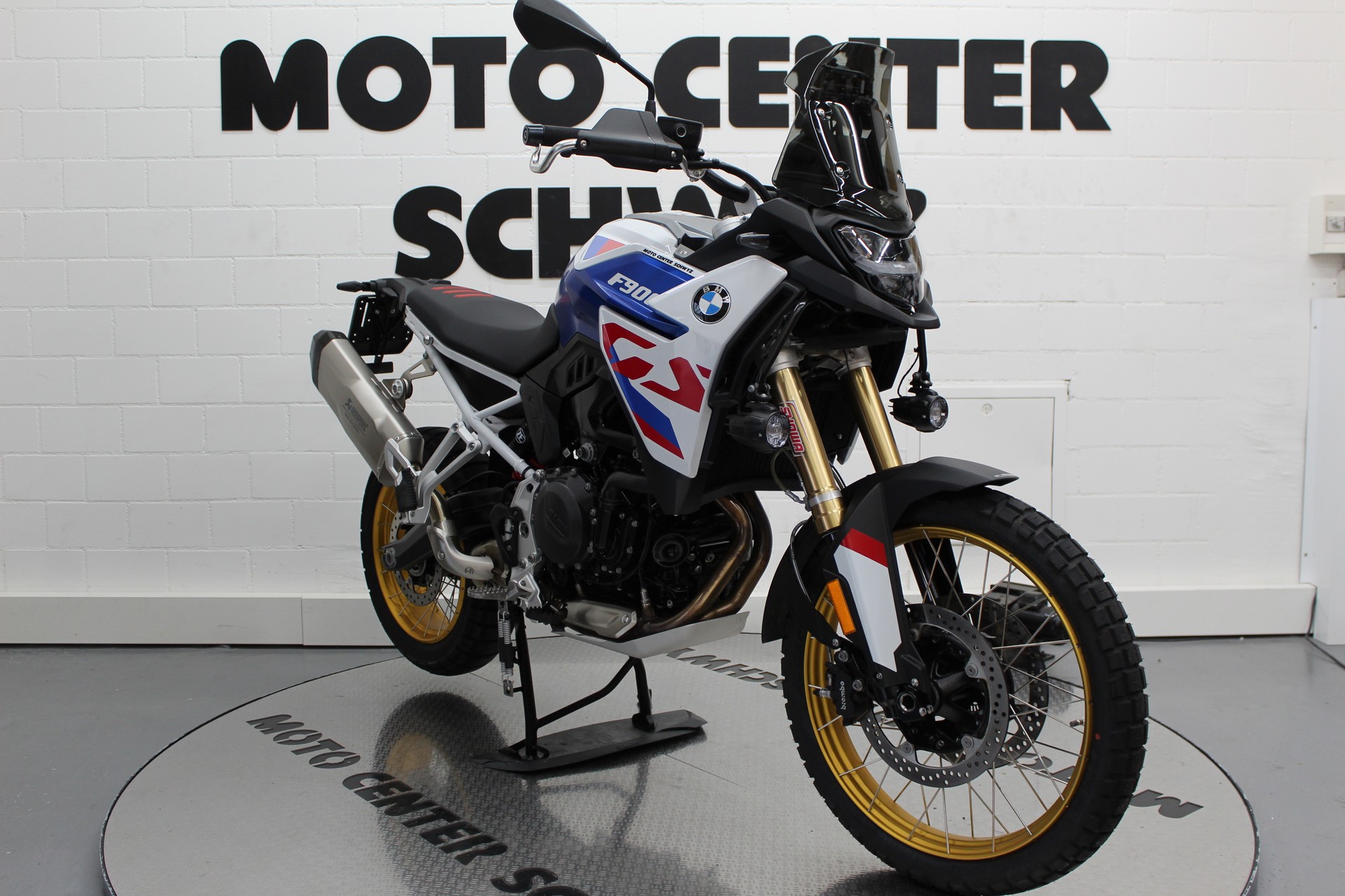 BMW F 900 GS-image-2
