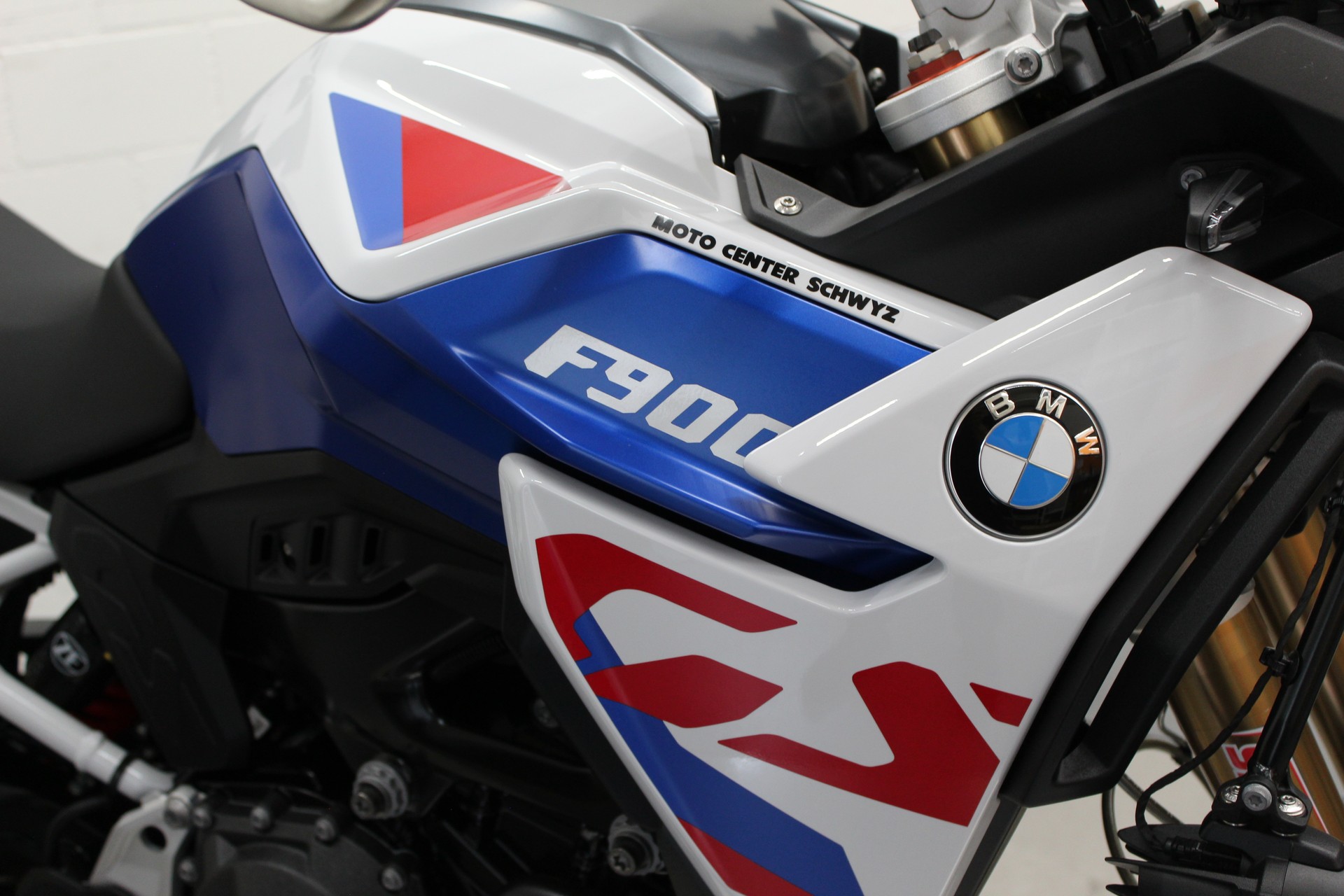 BMW F 900 GS-image-7