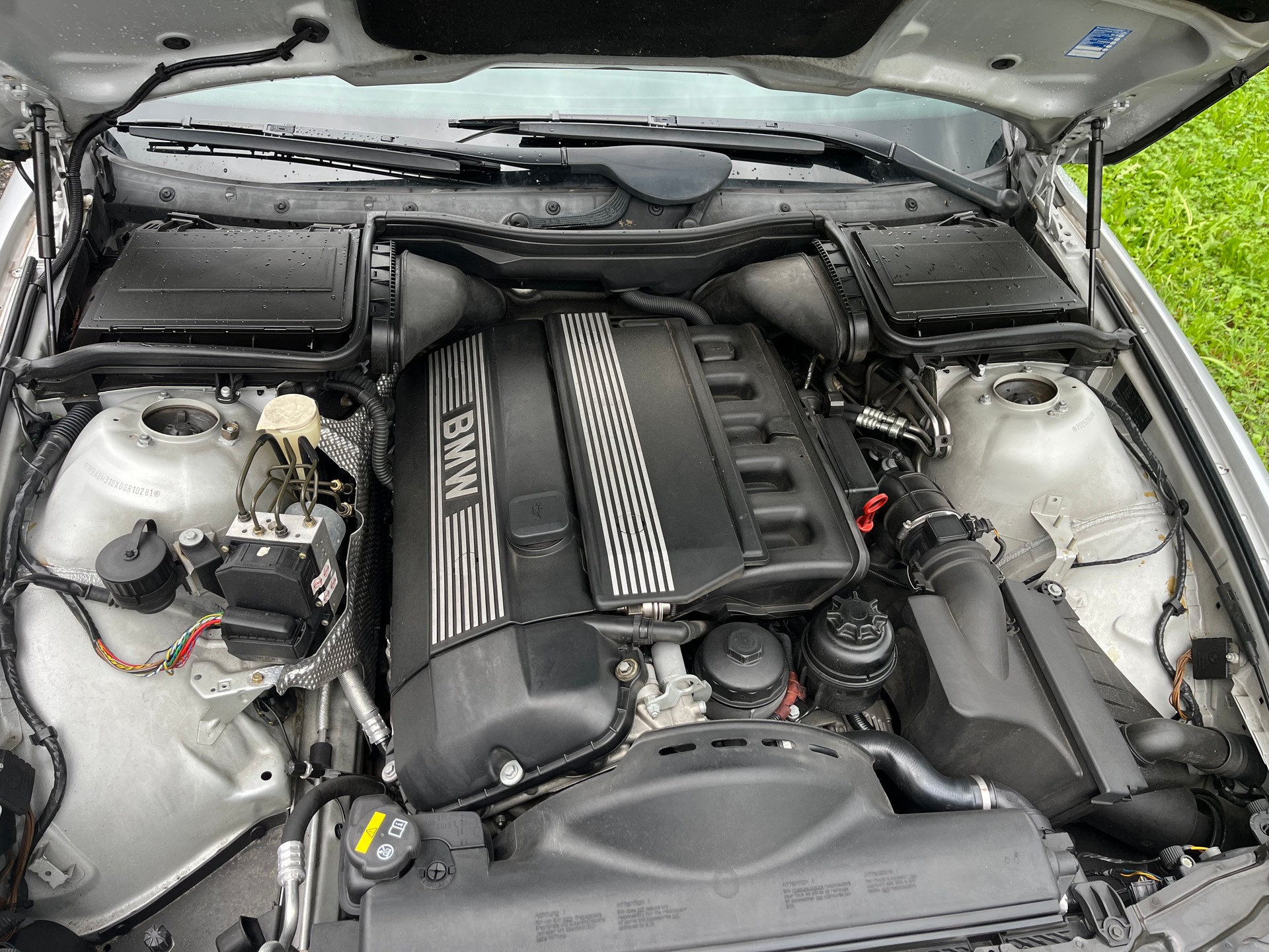 BMW 523i-image-3