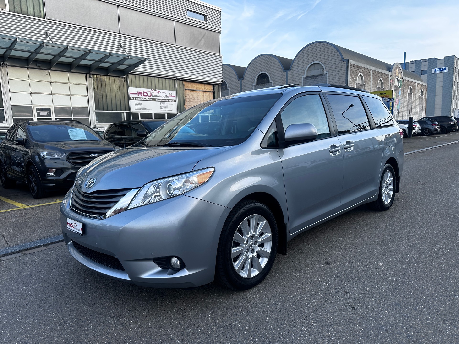 TOYOTA Sienna 3.5 A 4WD-showroom-element-1