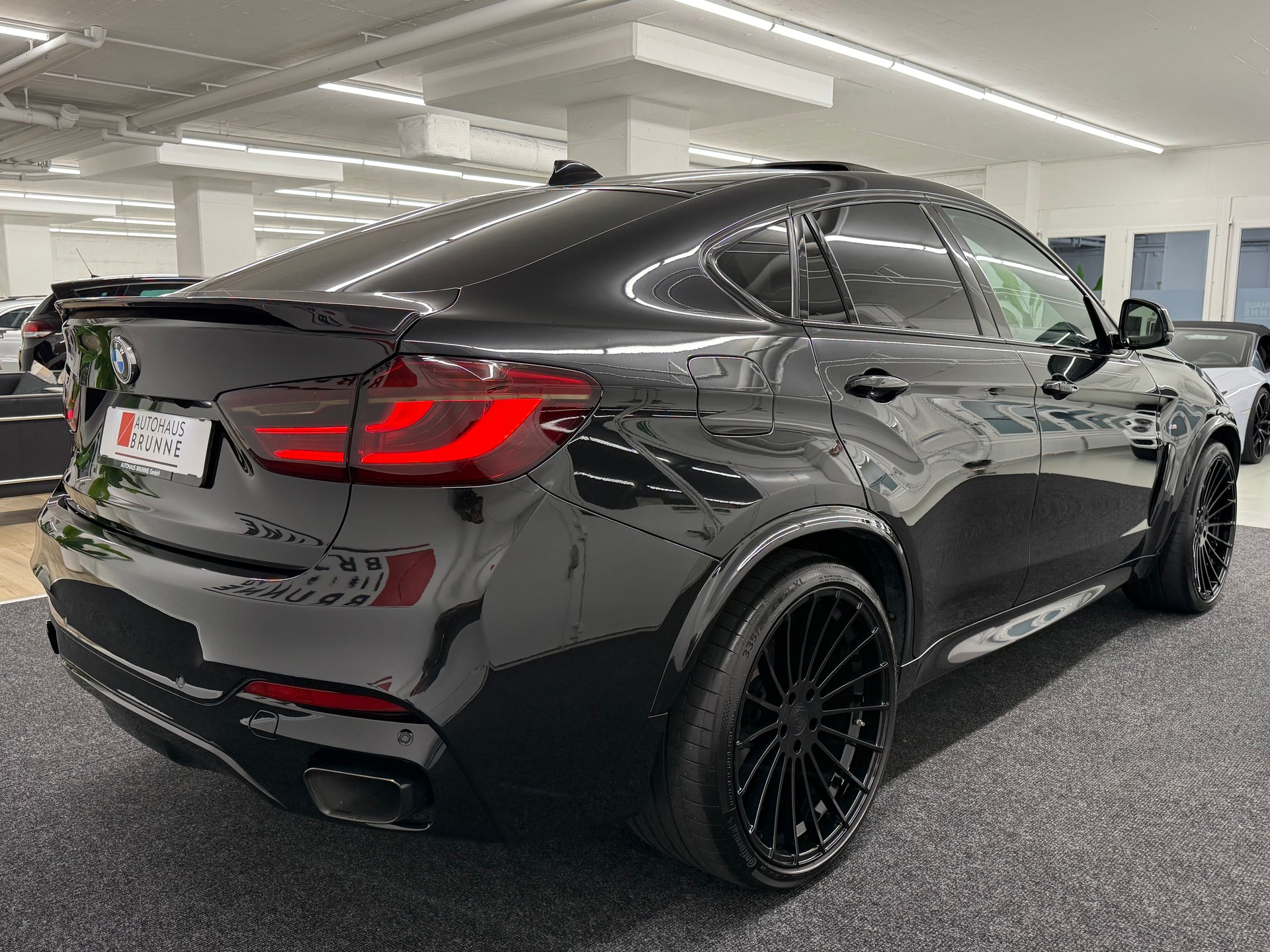 BMW X6 M50d Steptronic-showroom-element-3