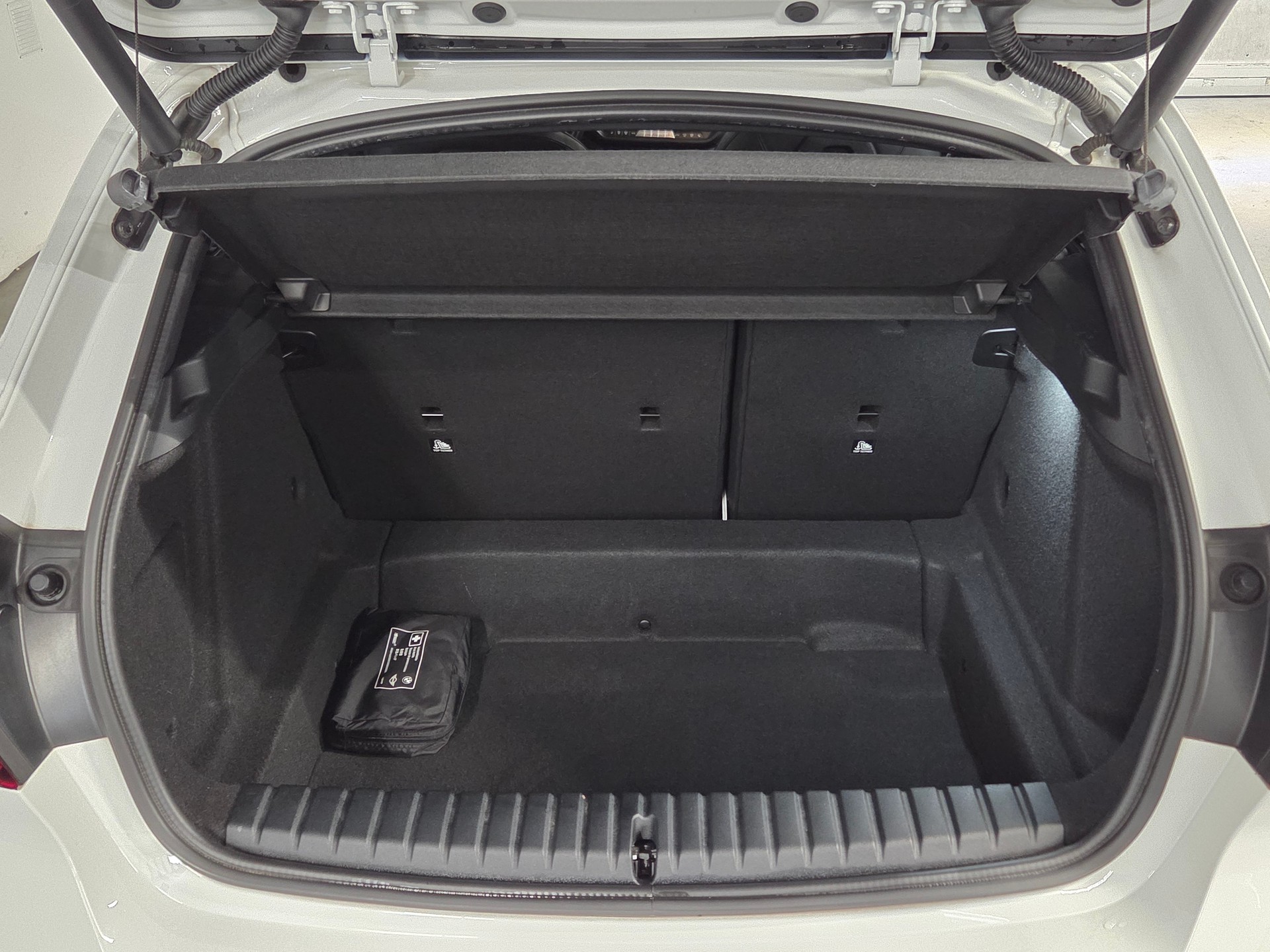 BMW M135i xDrive-image-23