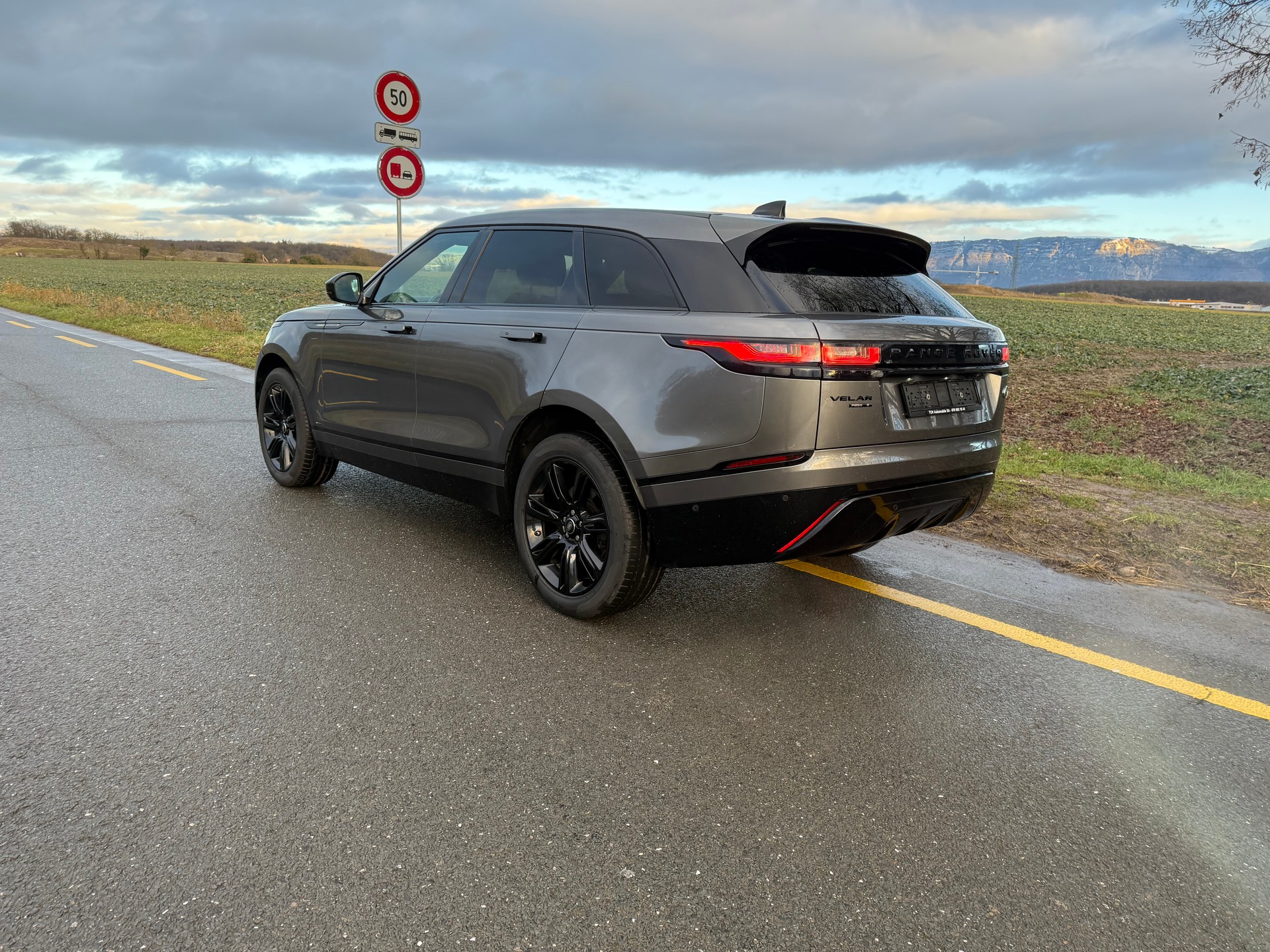 LAND ROVER Range Rover Velar R-Dynamic P 250 S Automatic-image-3