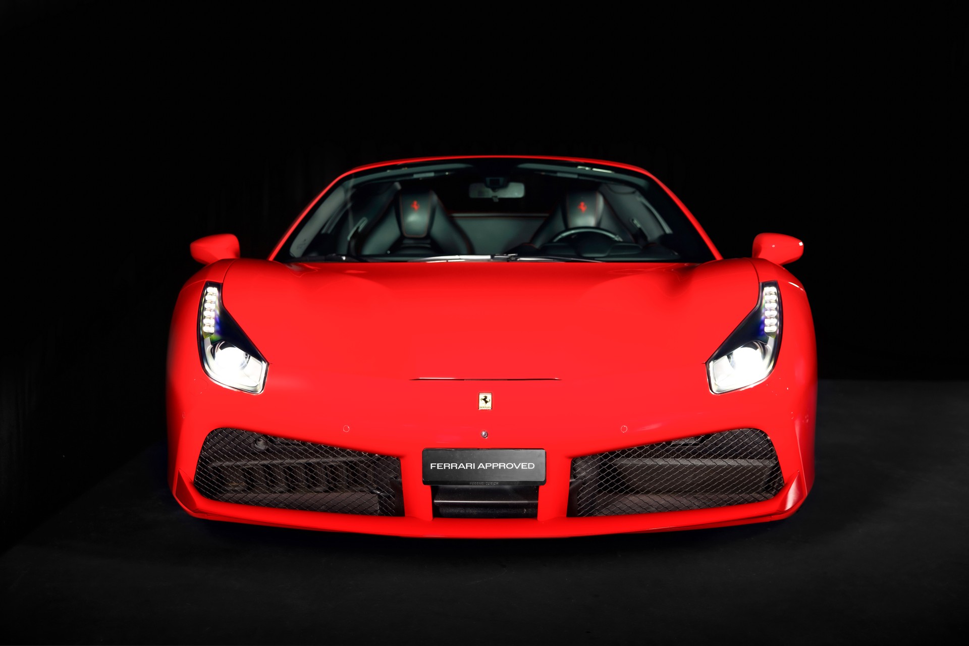 FERRARI 488 Spider 3.9 V8-showroom-element-1