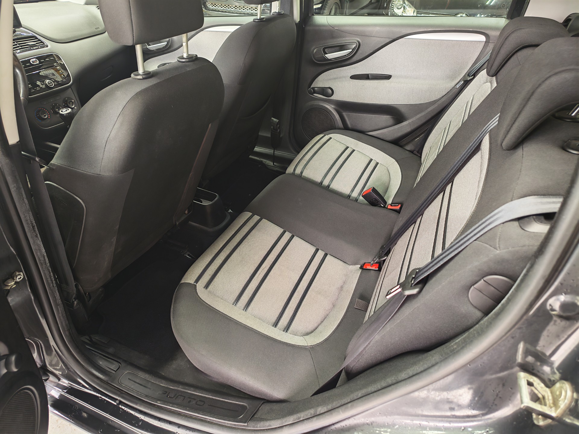 FIAT Punto Evo 1.4 Dynamic-image-11