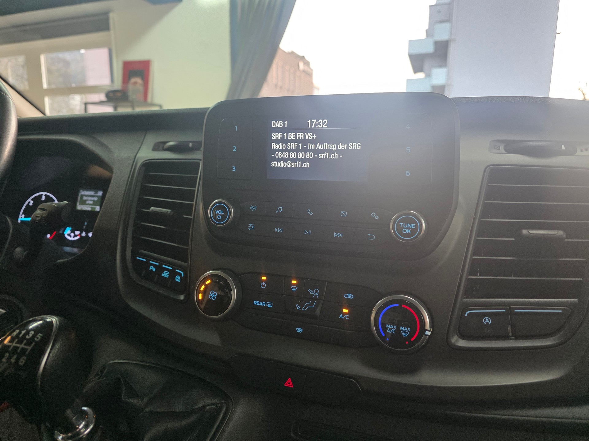 FORD Transit Custom Van 300 L1H1 Trend-image-9