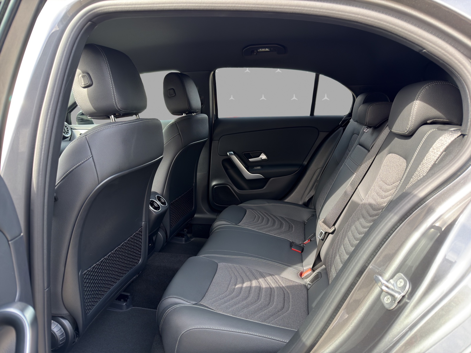 MERCEDES-BENZ A 200 Night Star 7G-DCT-image-13
