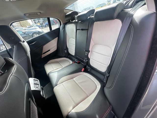 JAGUAR XE 20d R-Sport AWD Automat-image-12