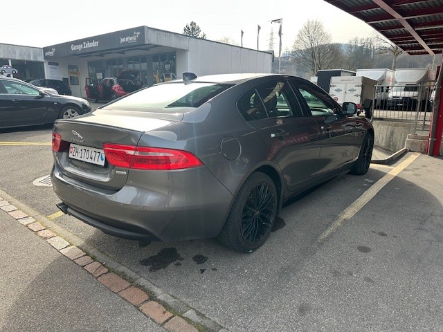 JAGUAR XE 20d R-Sport AWD Automat-image-6