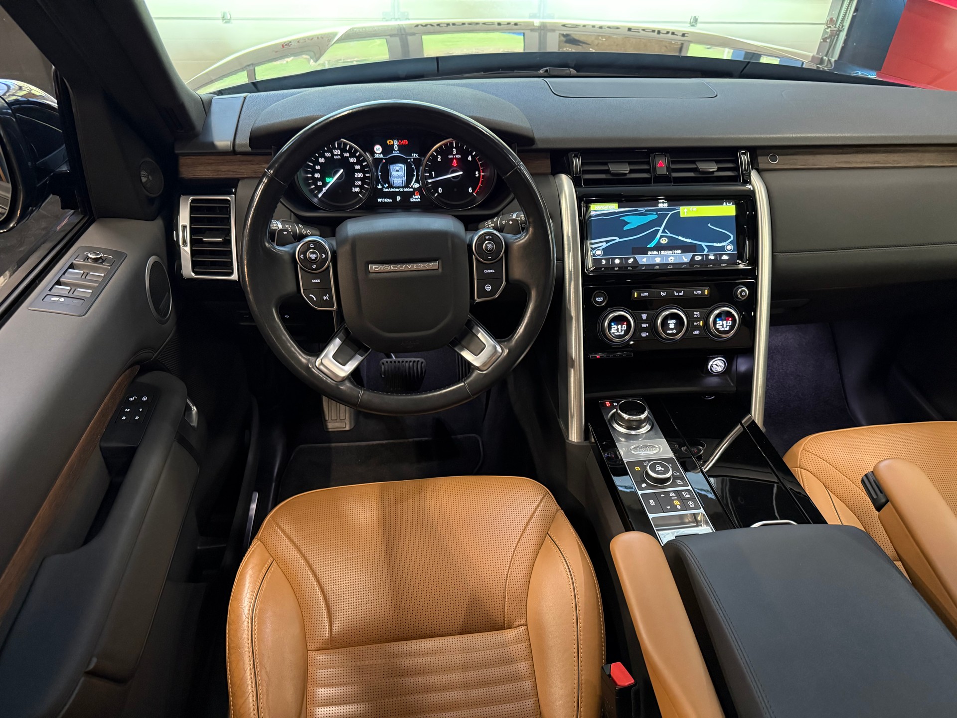 LAND ROVER Discovery 2.0 SD4 HSE Automatic-image-9